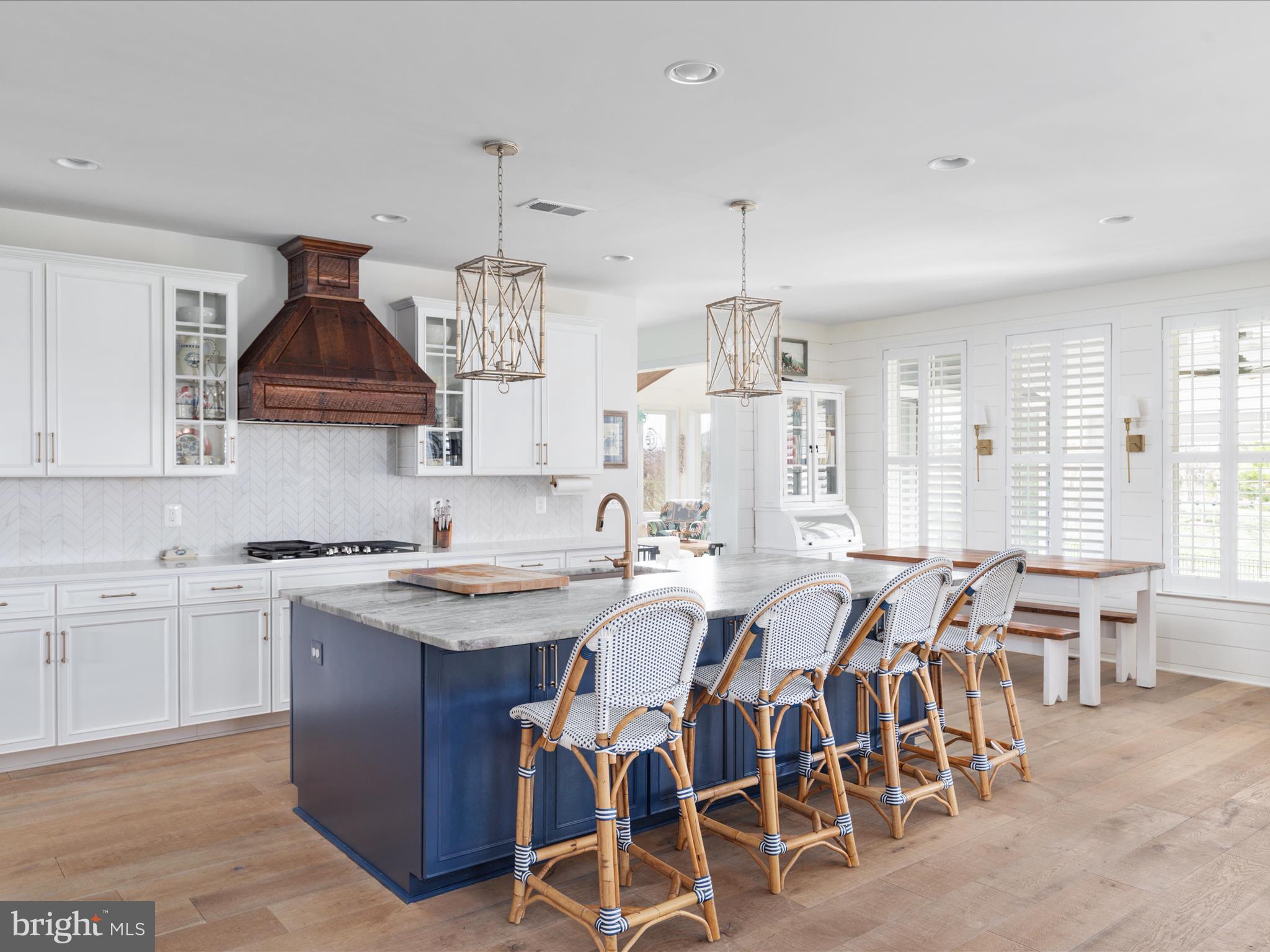 MEADOWBROOK - Residential