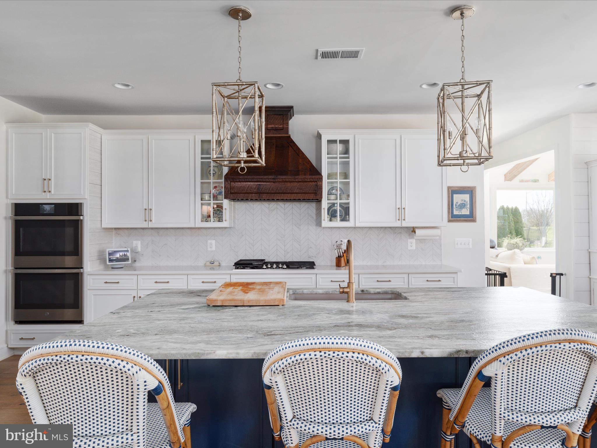 MEADOWBROOK - Residential