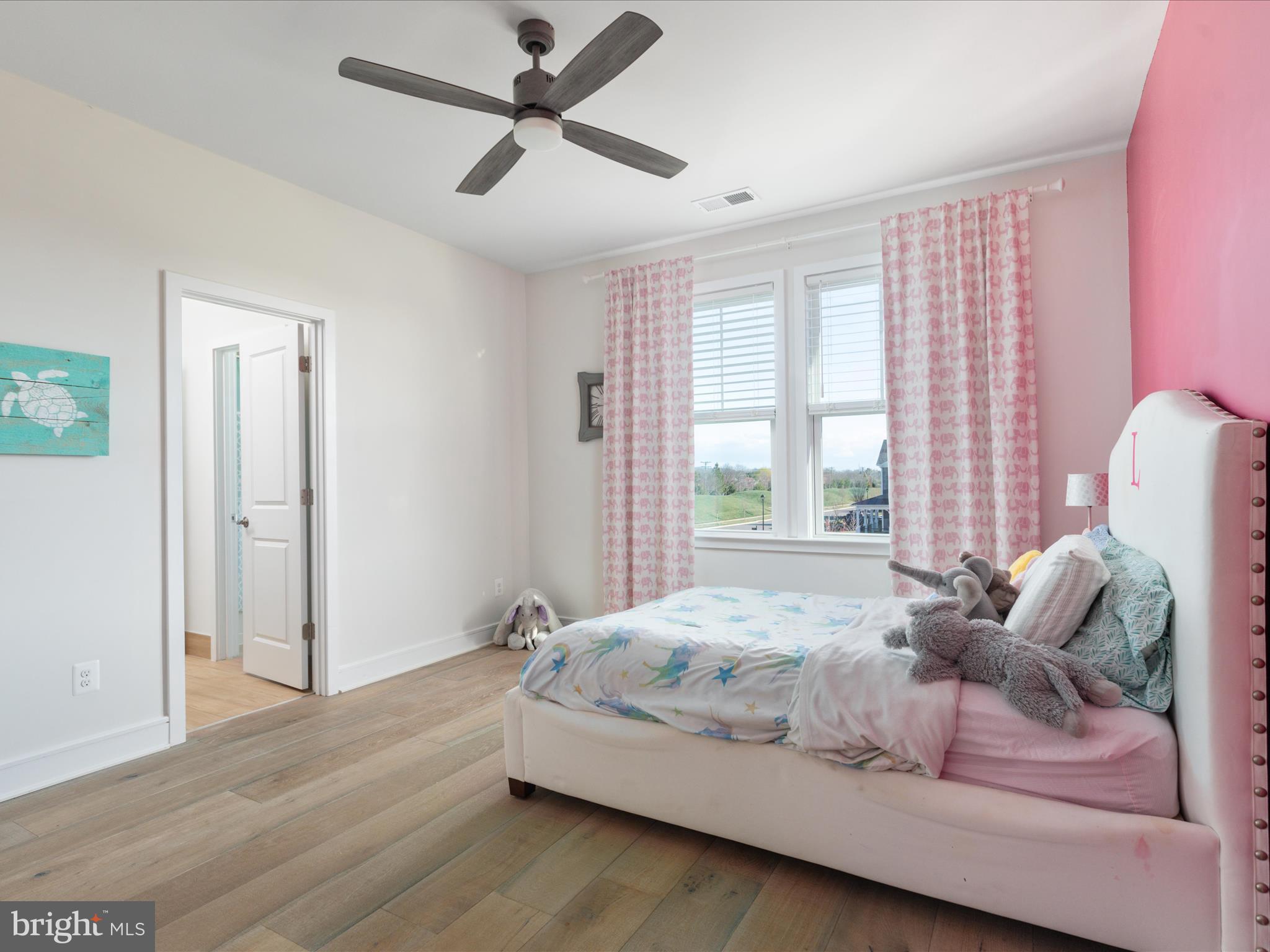 MEADOWBROOK - Residential