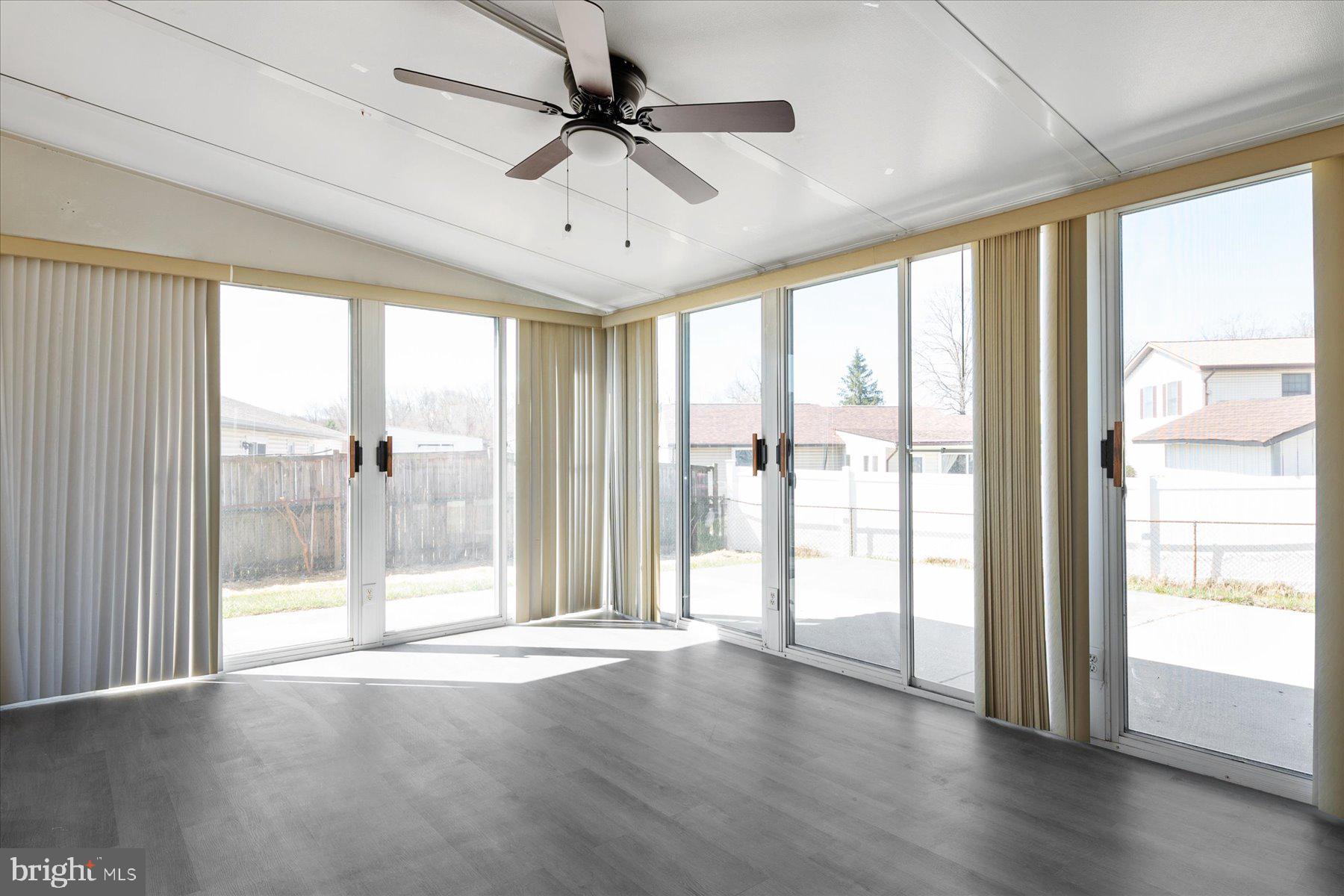 THE PROVINCES - Residential