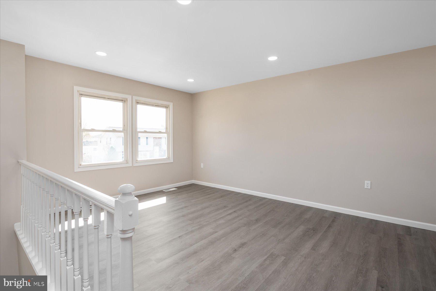 THE PROVINCES - Residential