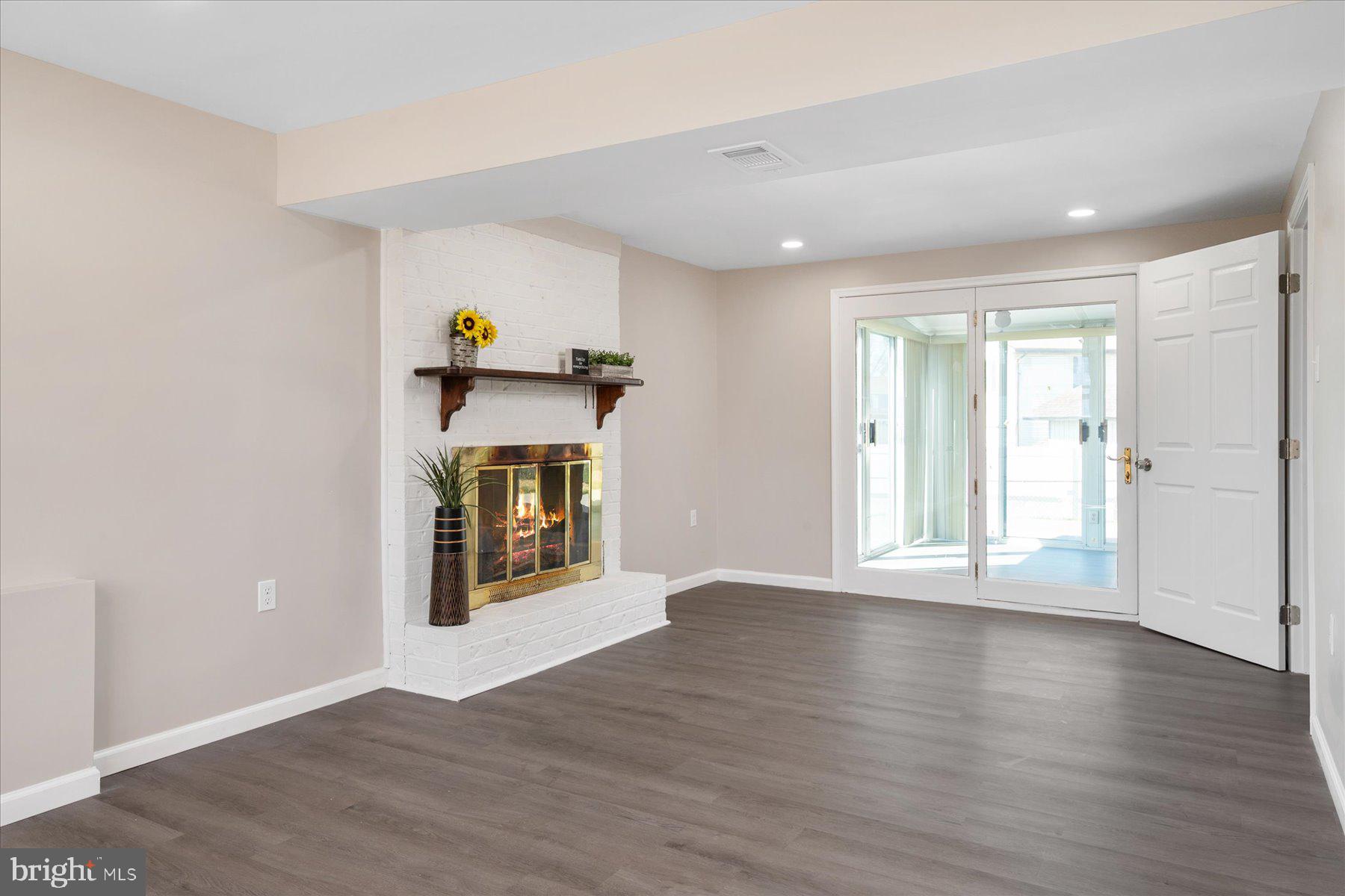 THE PROVINCES - Residential