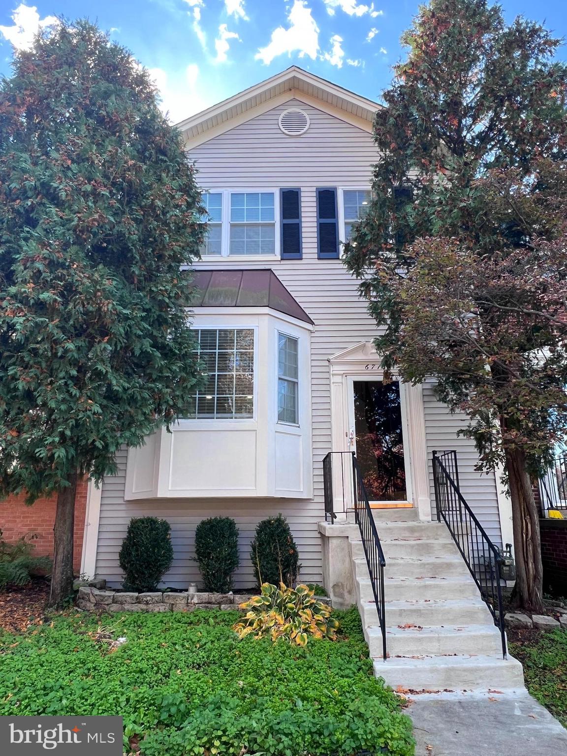 CLIFTON TOWNES - Residential Lease