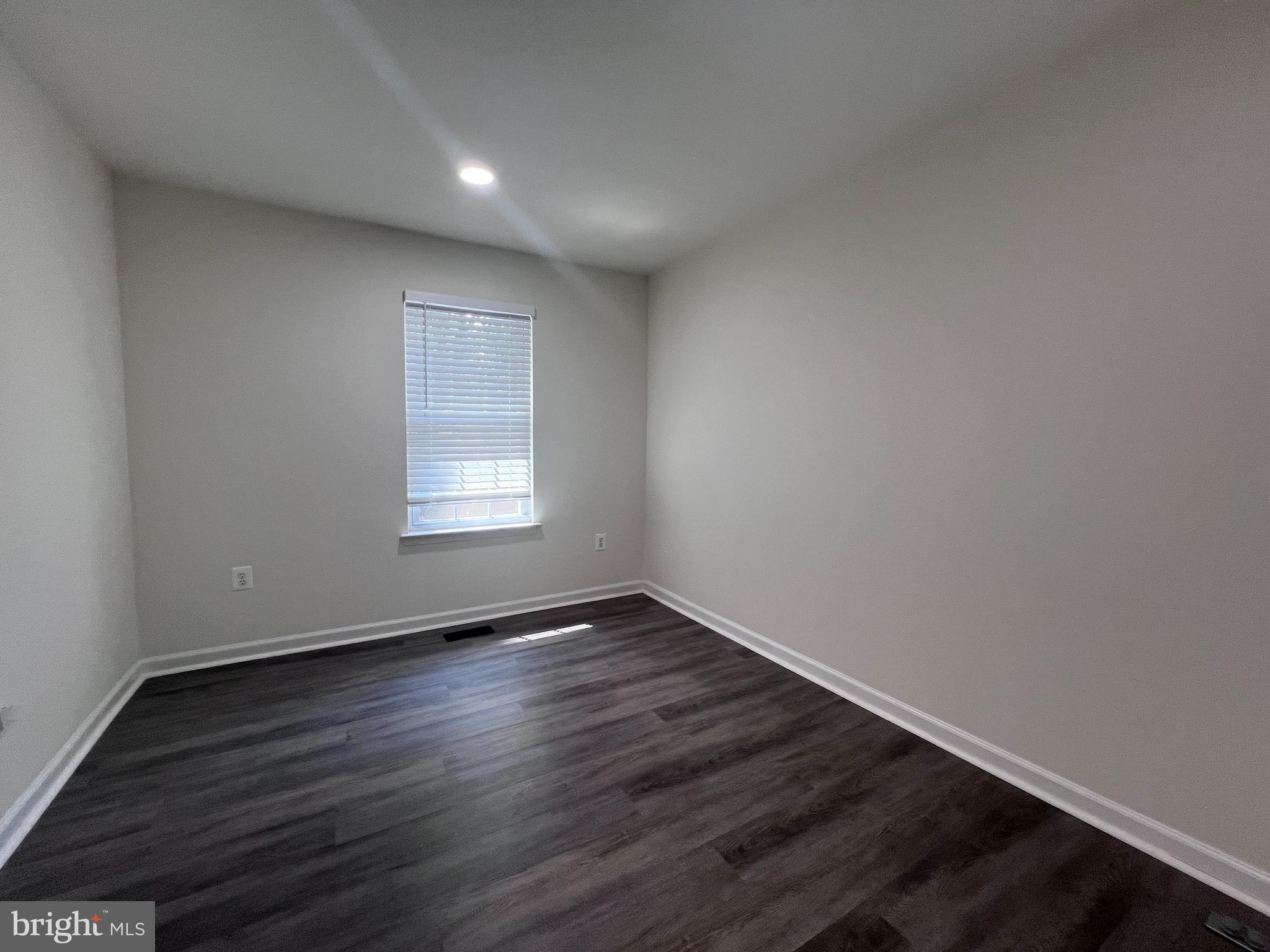 CLIFTON TOWNES - Residential Lease