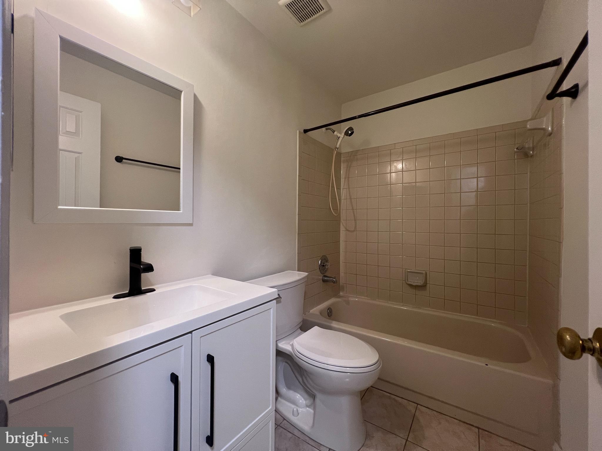 CLIFTON TOWNES - Residential Lease