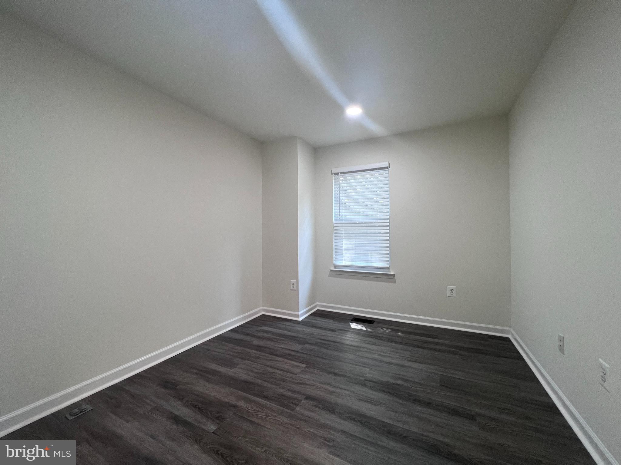 CLIFTON TOWNES - Residential Lease