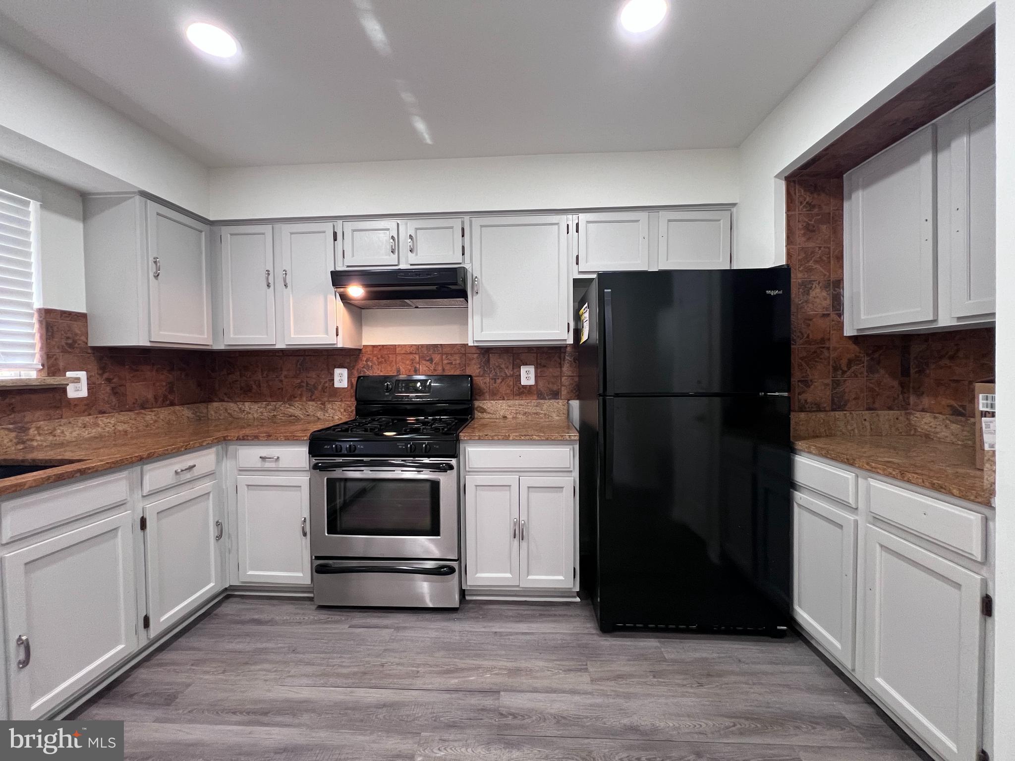 CLIFTON TOWNES - Residential Lease