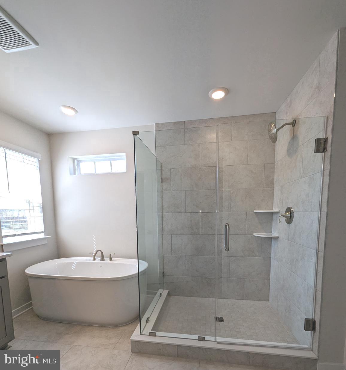 ROBINSONS PARADISE - Residential Lease