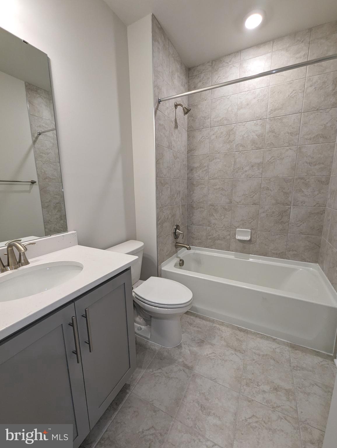 ROBINSONS PARADISE - Residential Lease