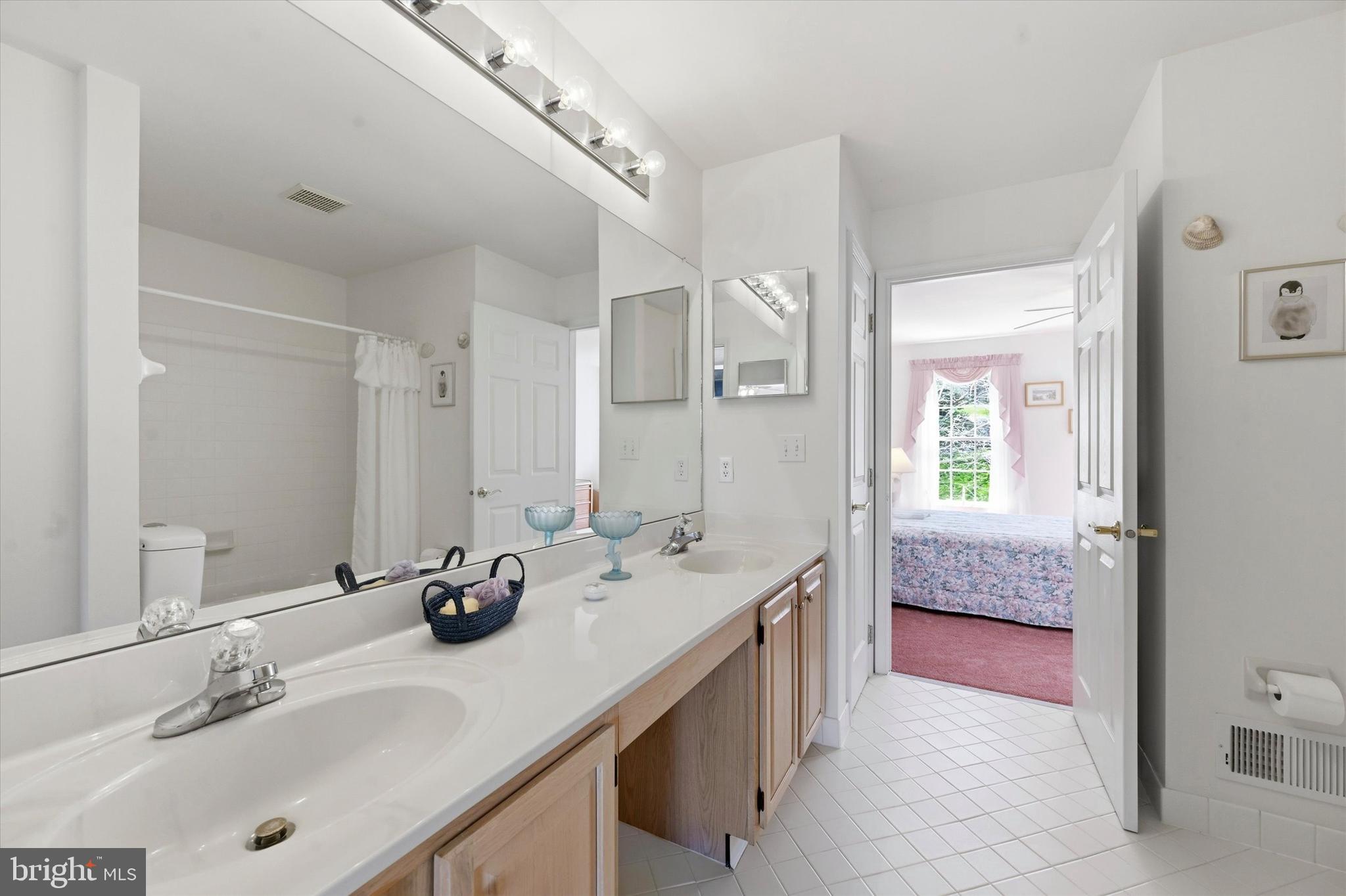 LAKERIDGE - Residential