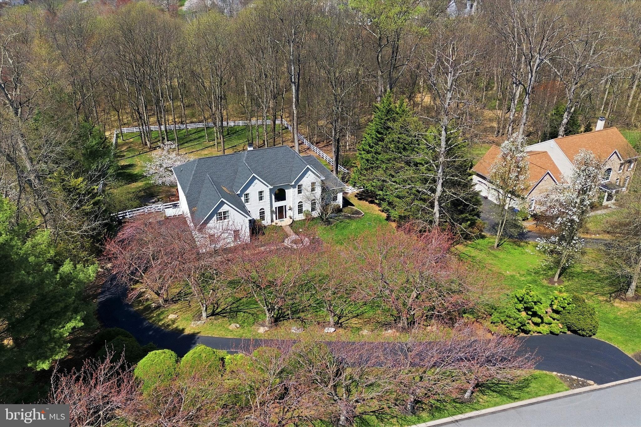 LAKERIDGE - Residential