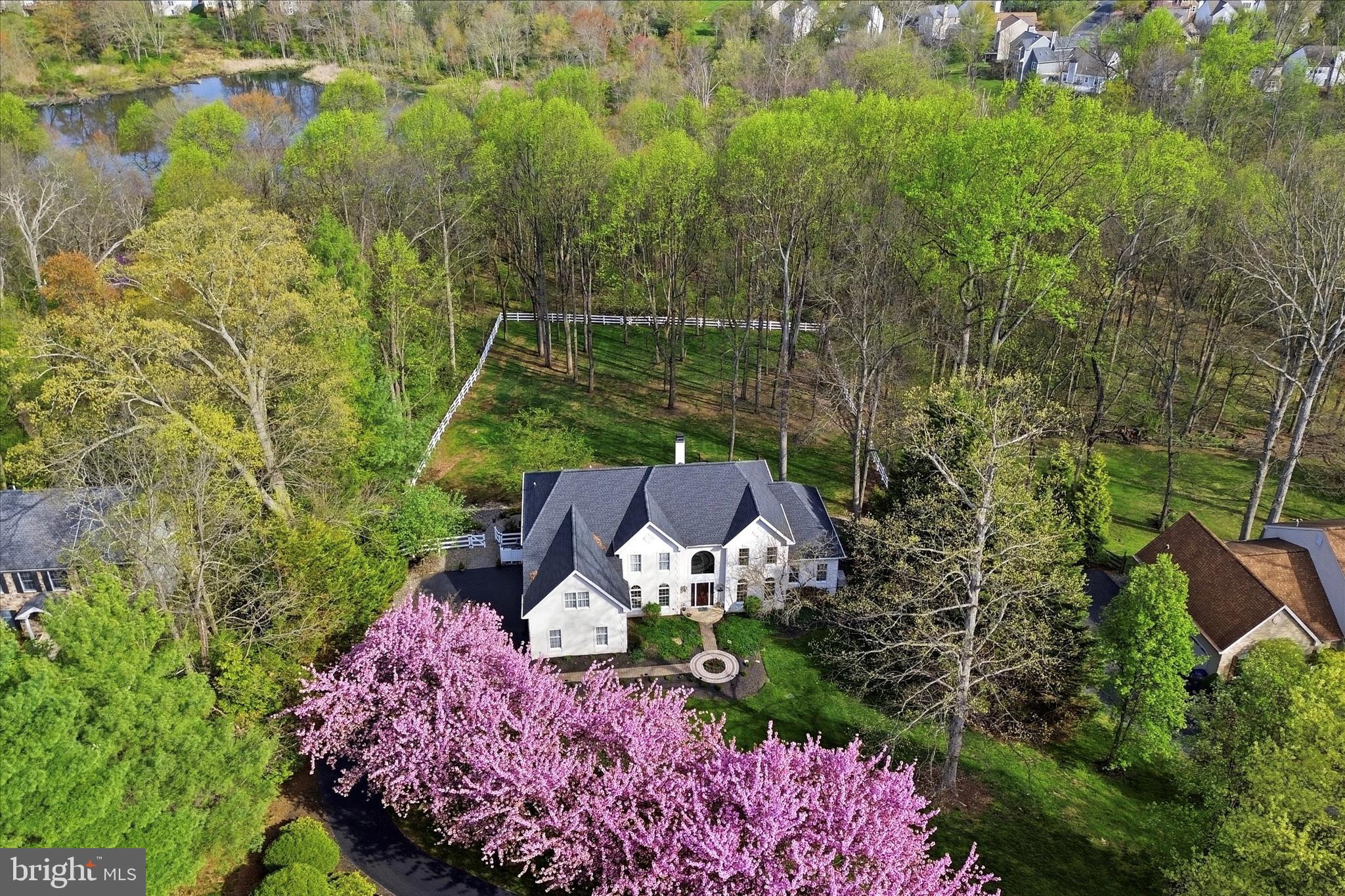 LAKERIDGE - Residential