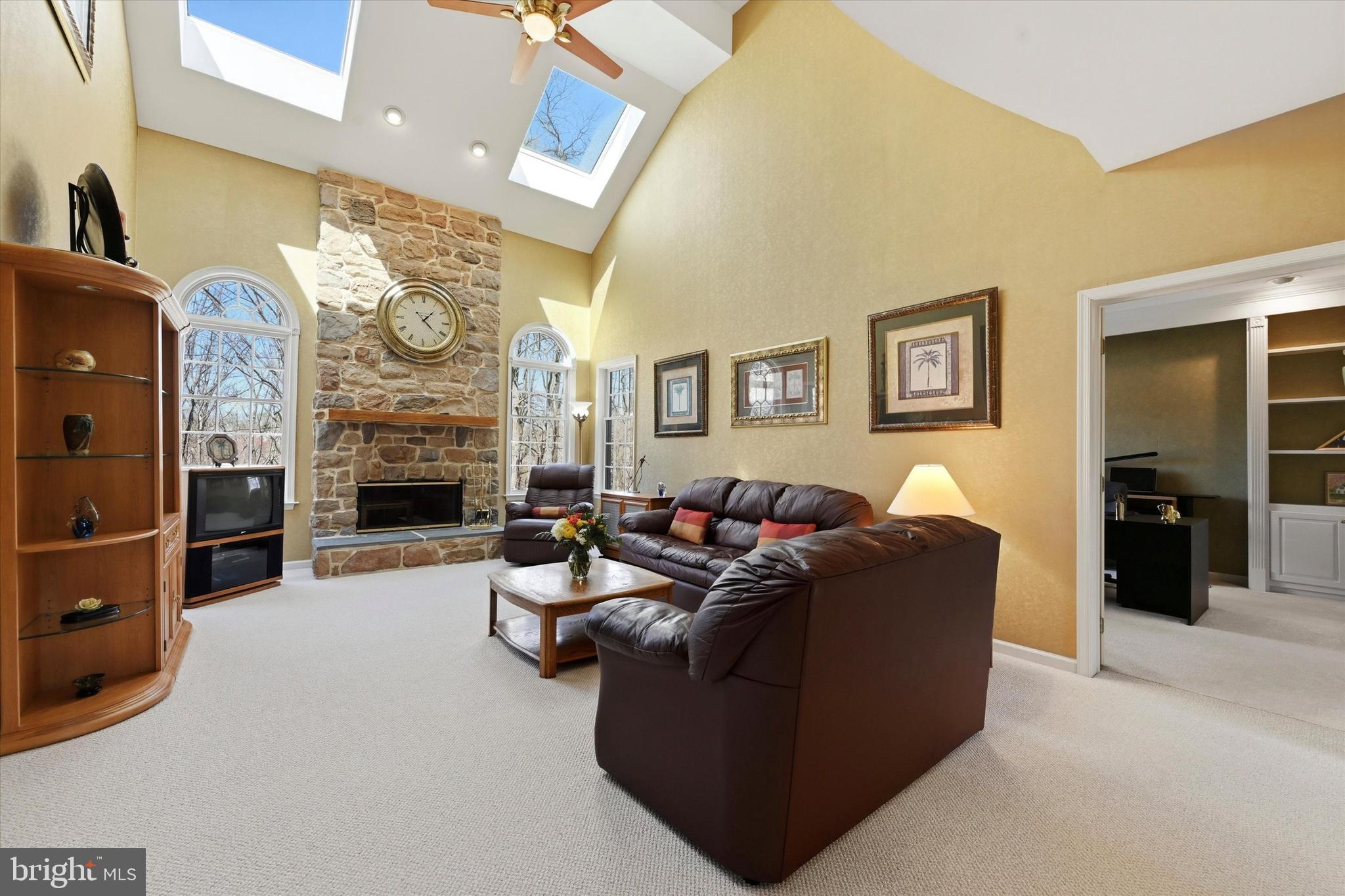 LAKERIDGE - Residential