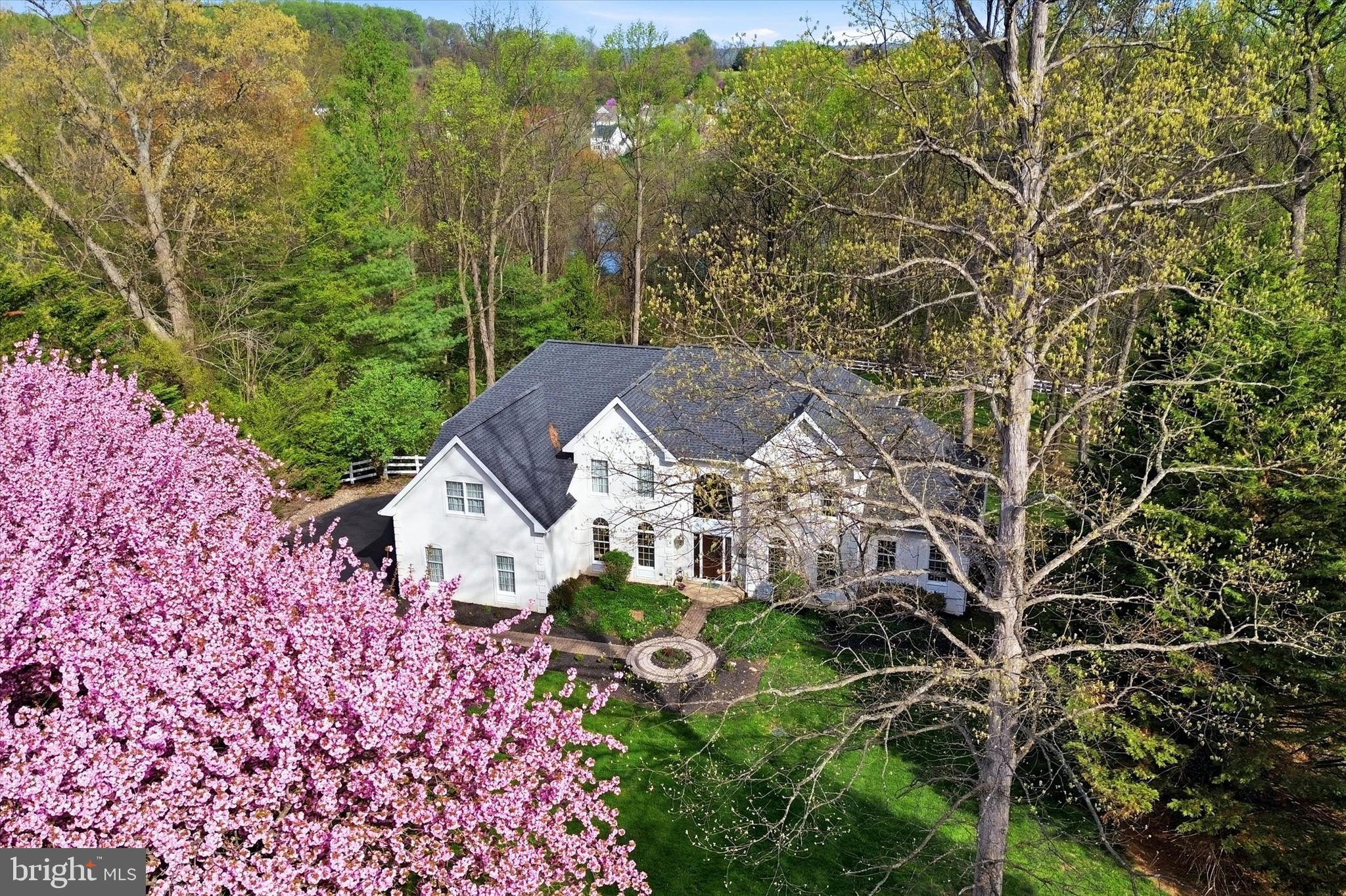 LAKERIDGE - Residential