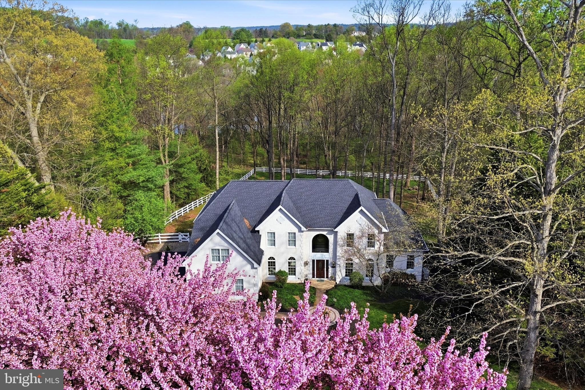 LAKERIDGE - Residential