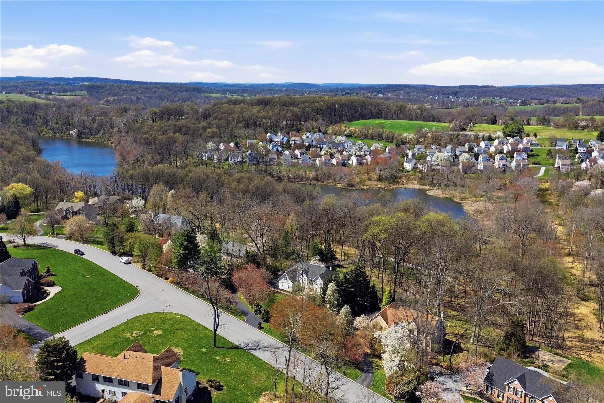 LAKERIDGE - Residential