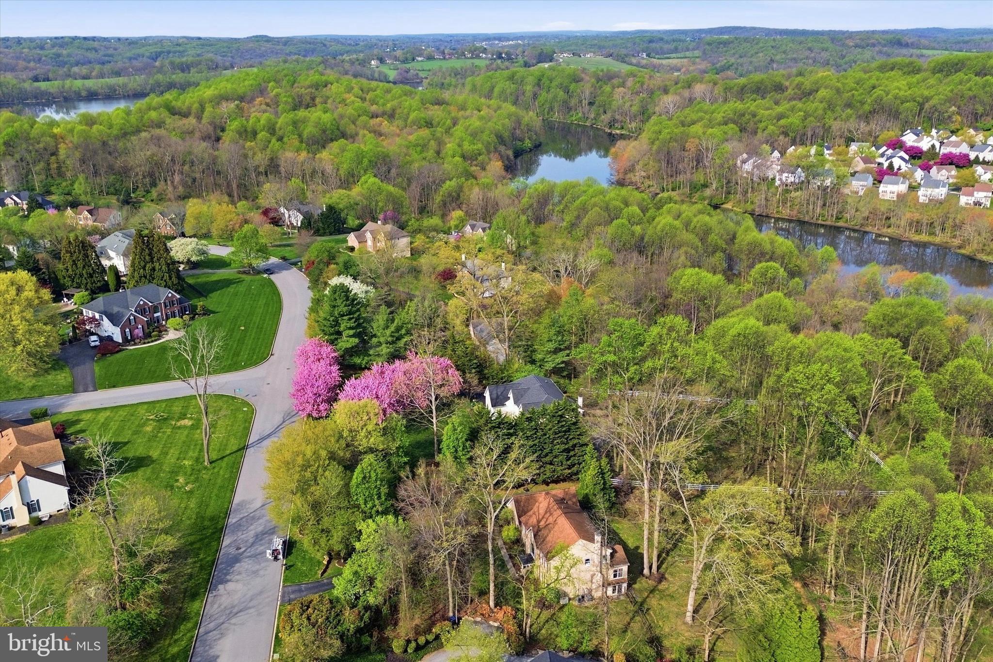 LAKERIDGE - Residential