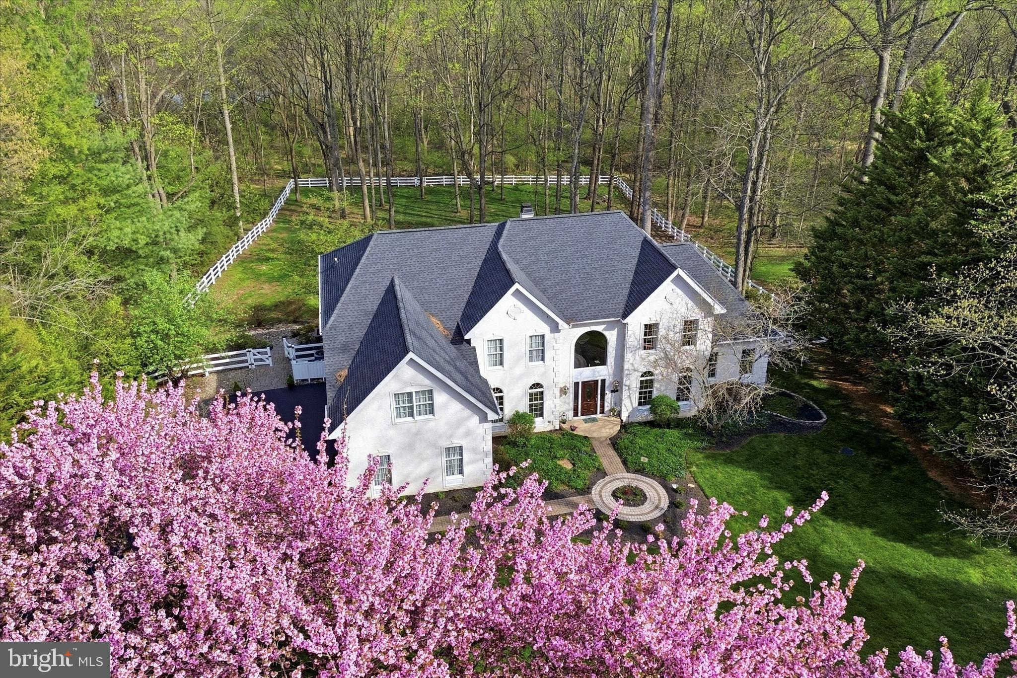 LAKERIDGE - Residential