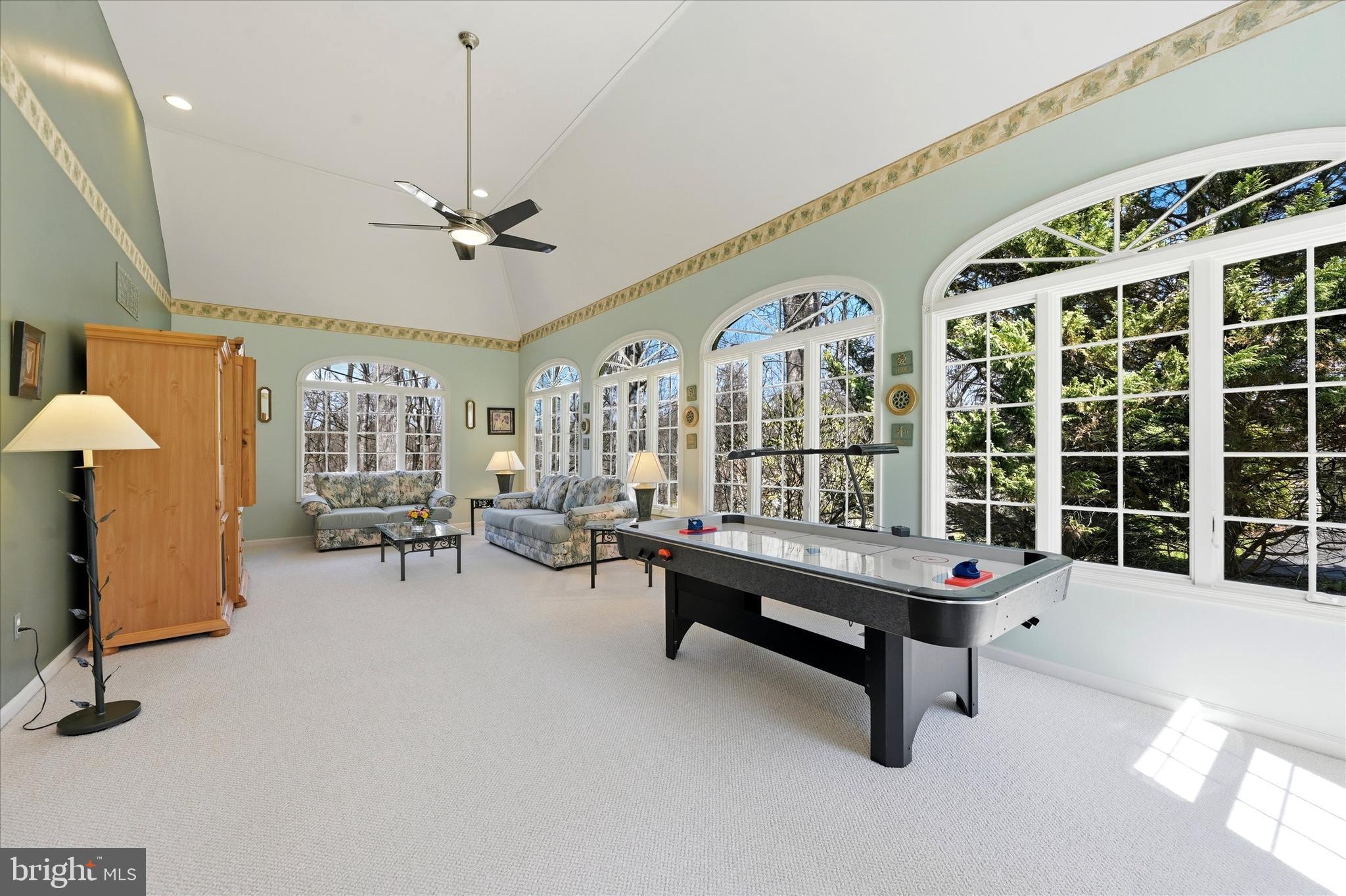 LAKERIDGE - Residential