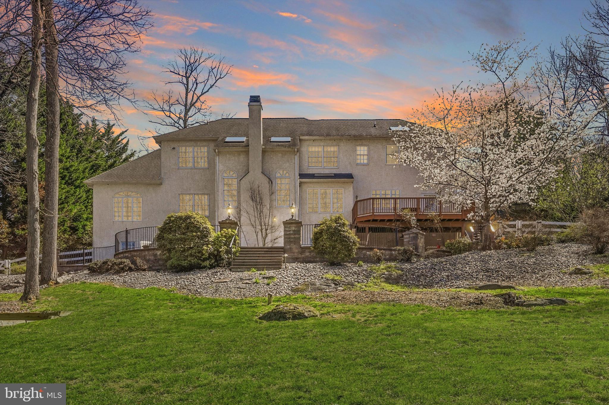 LAKERIDGE - Residential