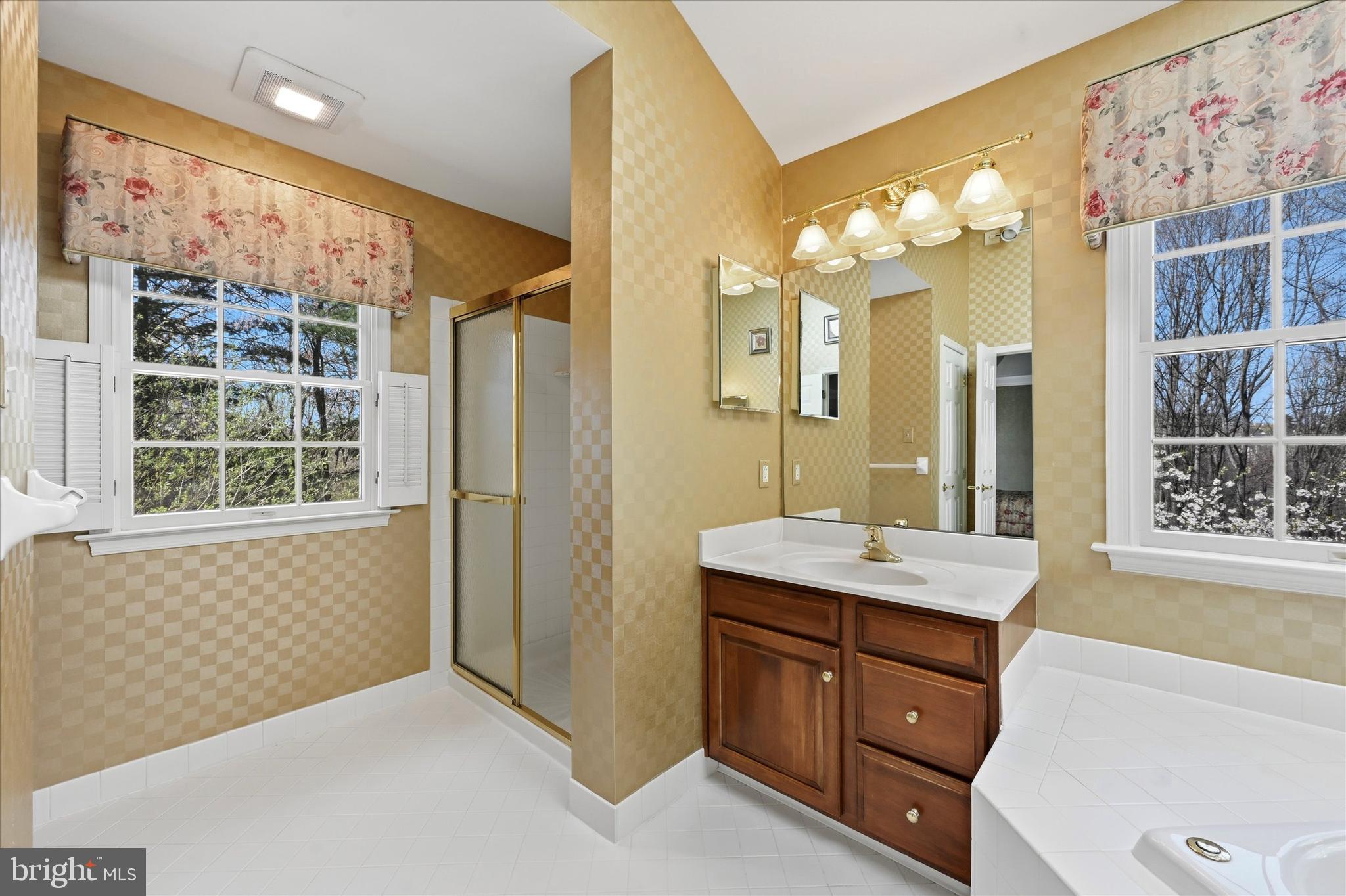 LAKERIDGE - Residential