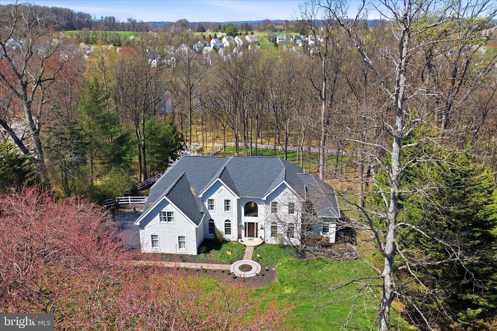 LAKERIDGE - Residential