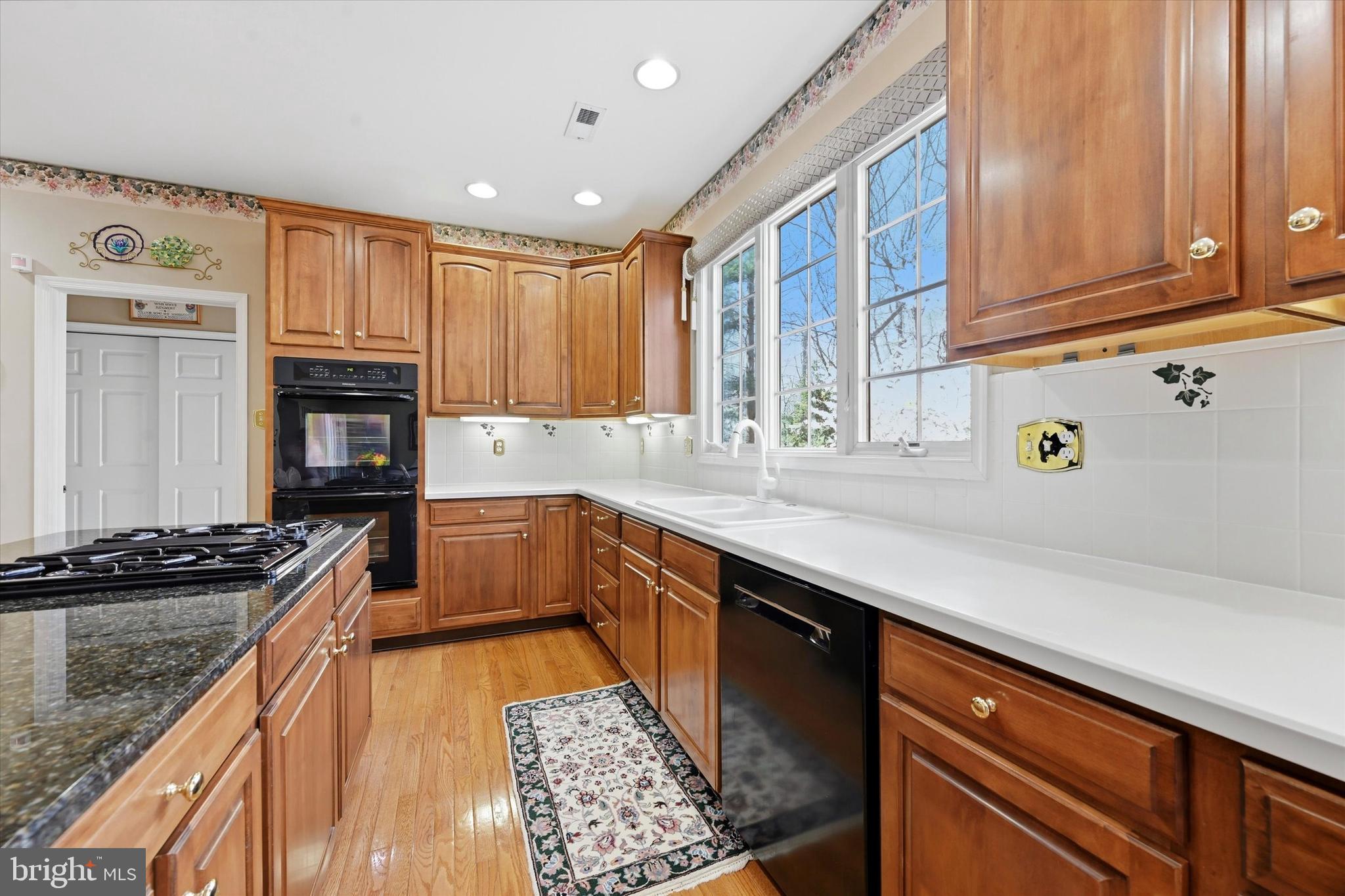 LAKERIDGE - Residential