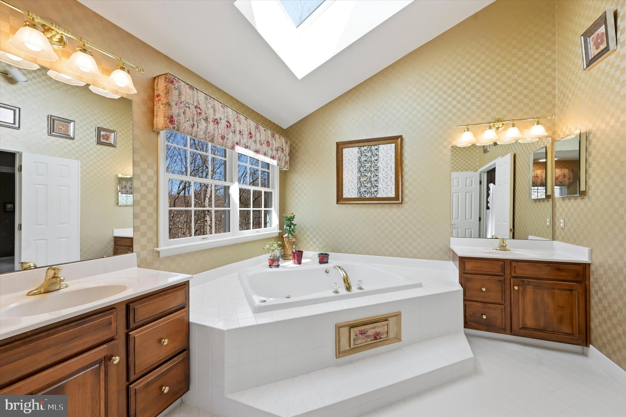 LAKERIDGE - Residential