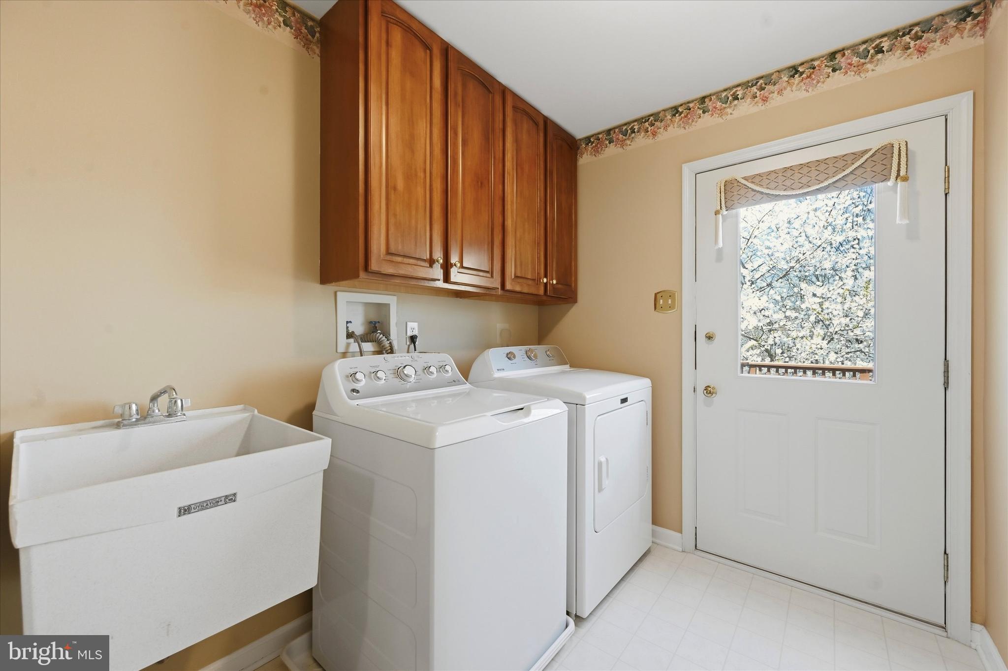 LAKERIDGE - Residential