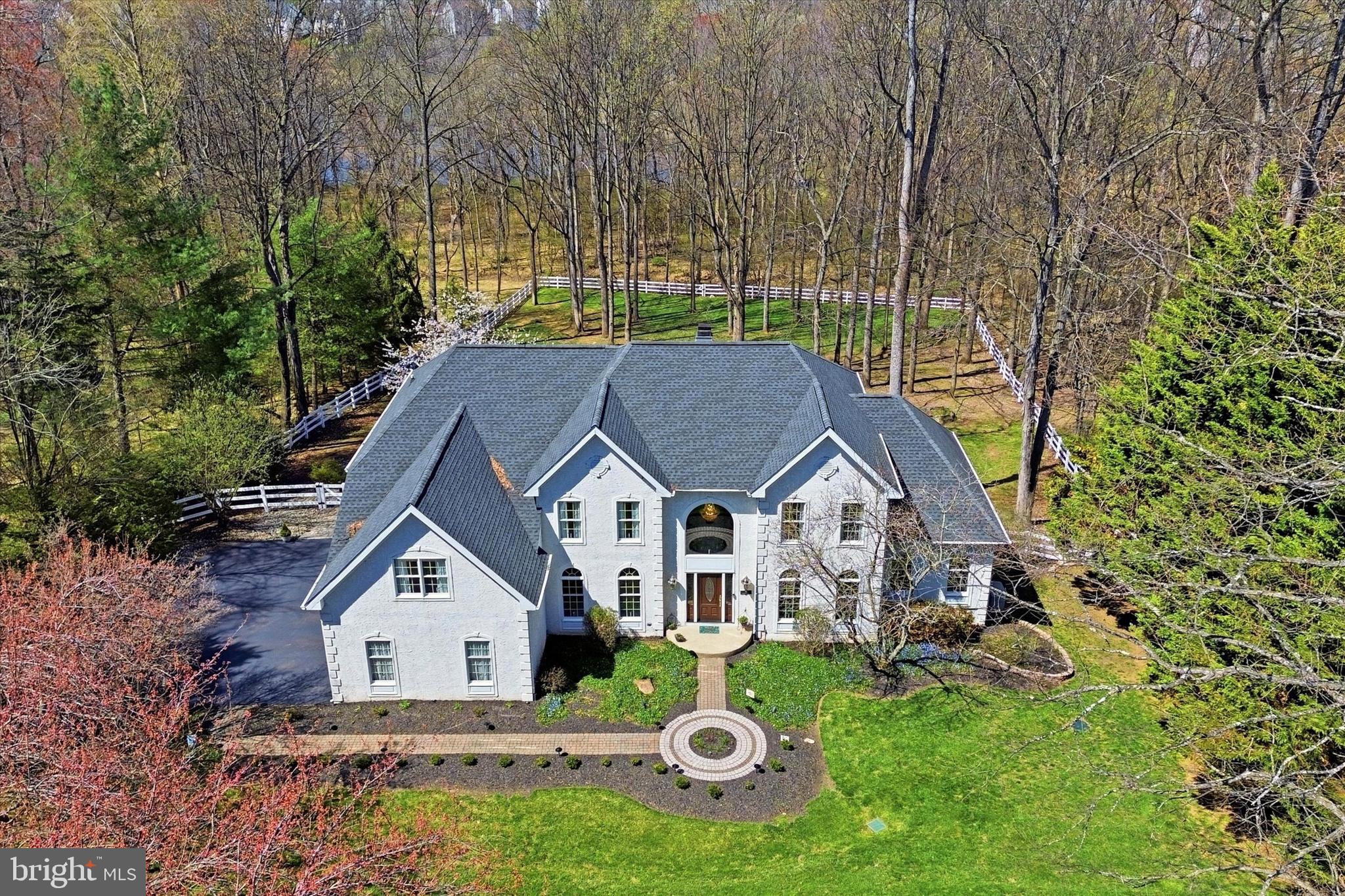 LAKERIDGE - Residential