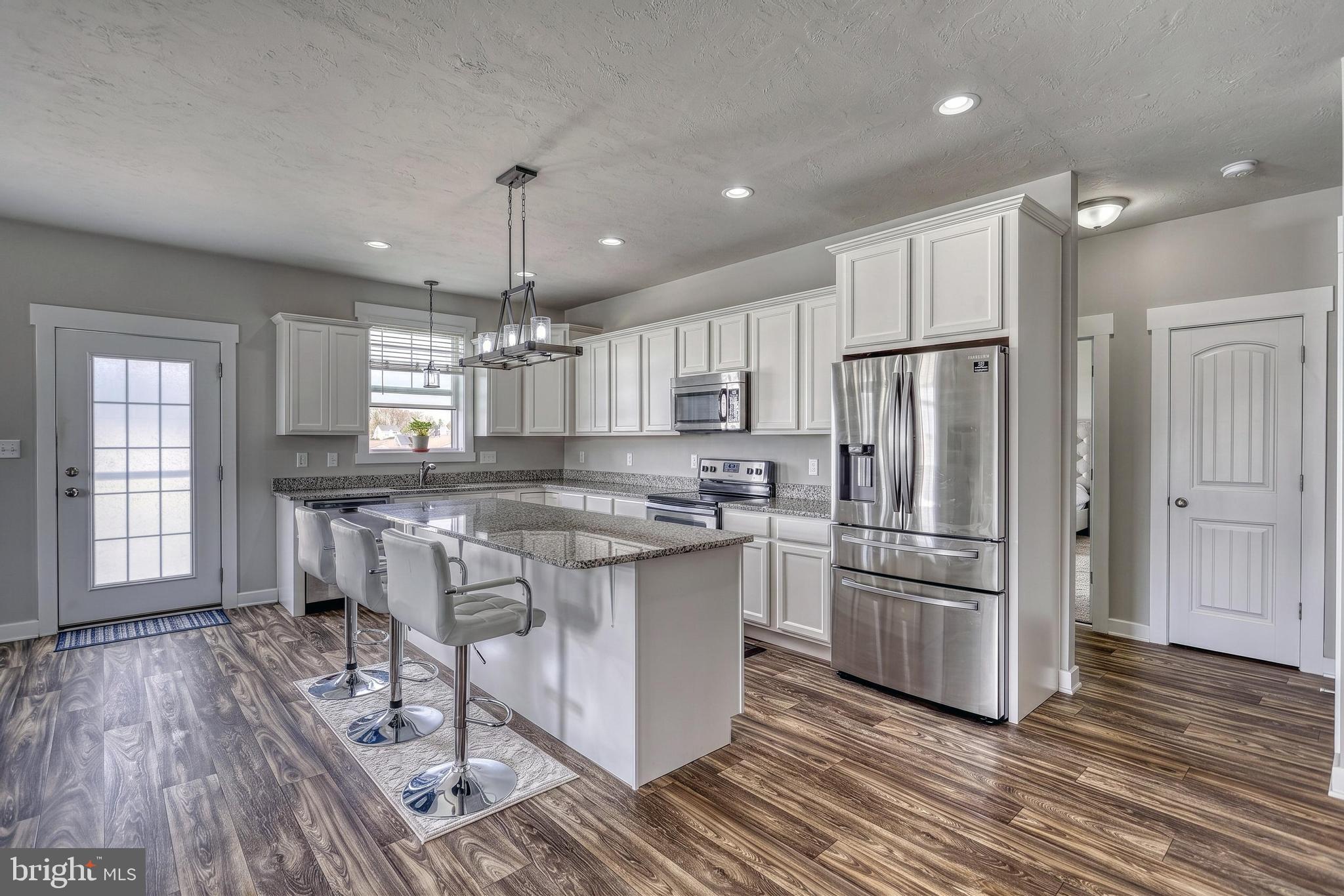 HIGH POINTE SOUTH - Residential