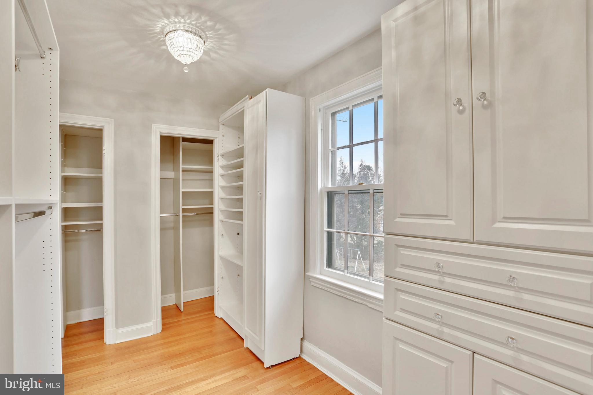 HILLANDALE - Residential