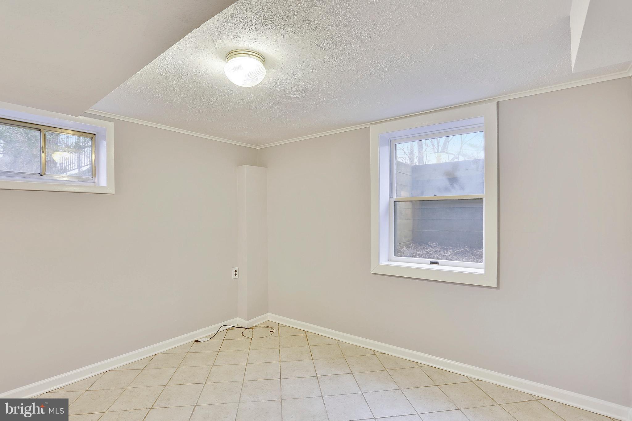 HILLANDALE - Residential