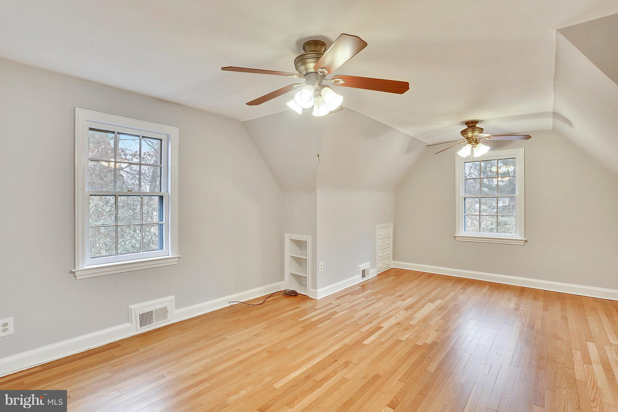 HILLANDALE - Residential