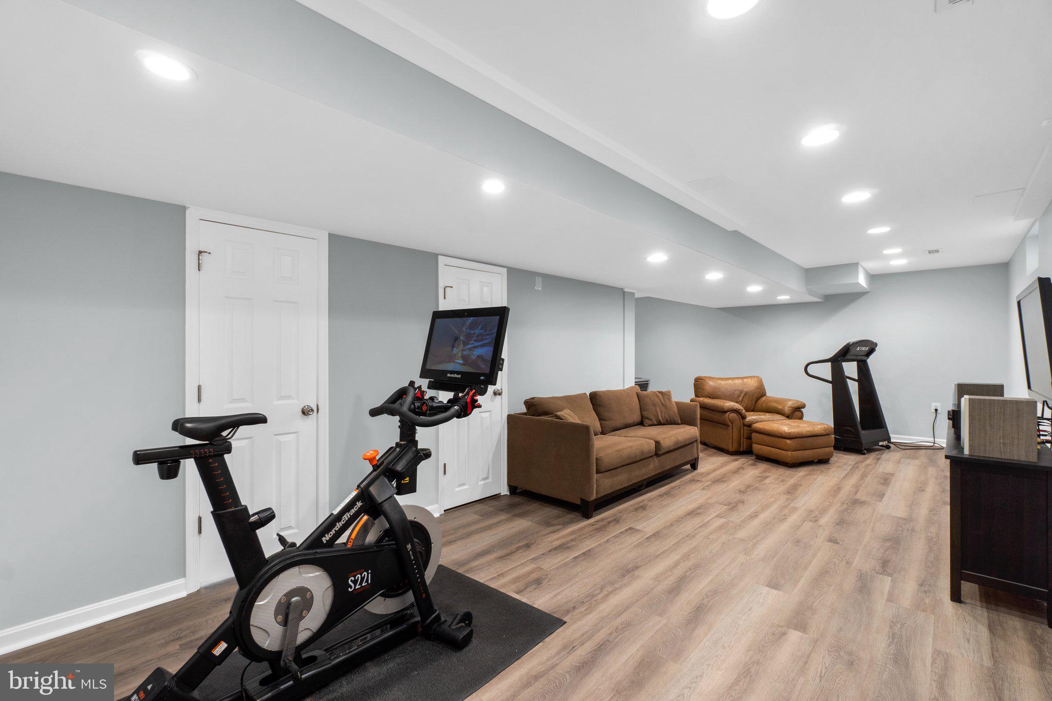 BRYNWOOD HILLS - Residential