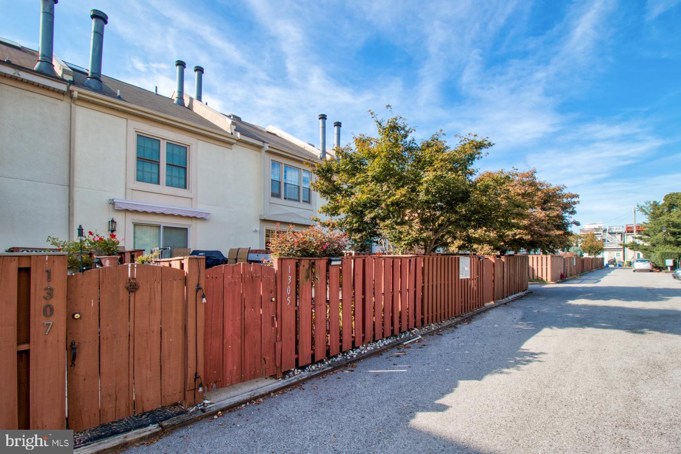 CANTON SQUARE - Residential