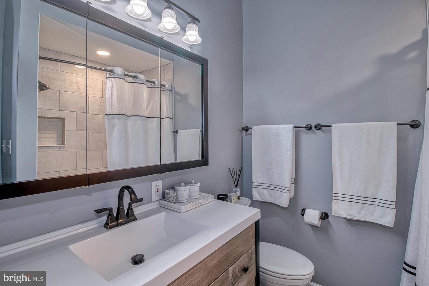 CANTON SQUARE - Residential