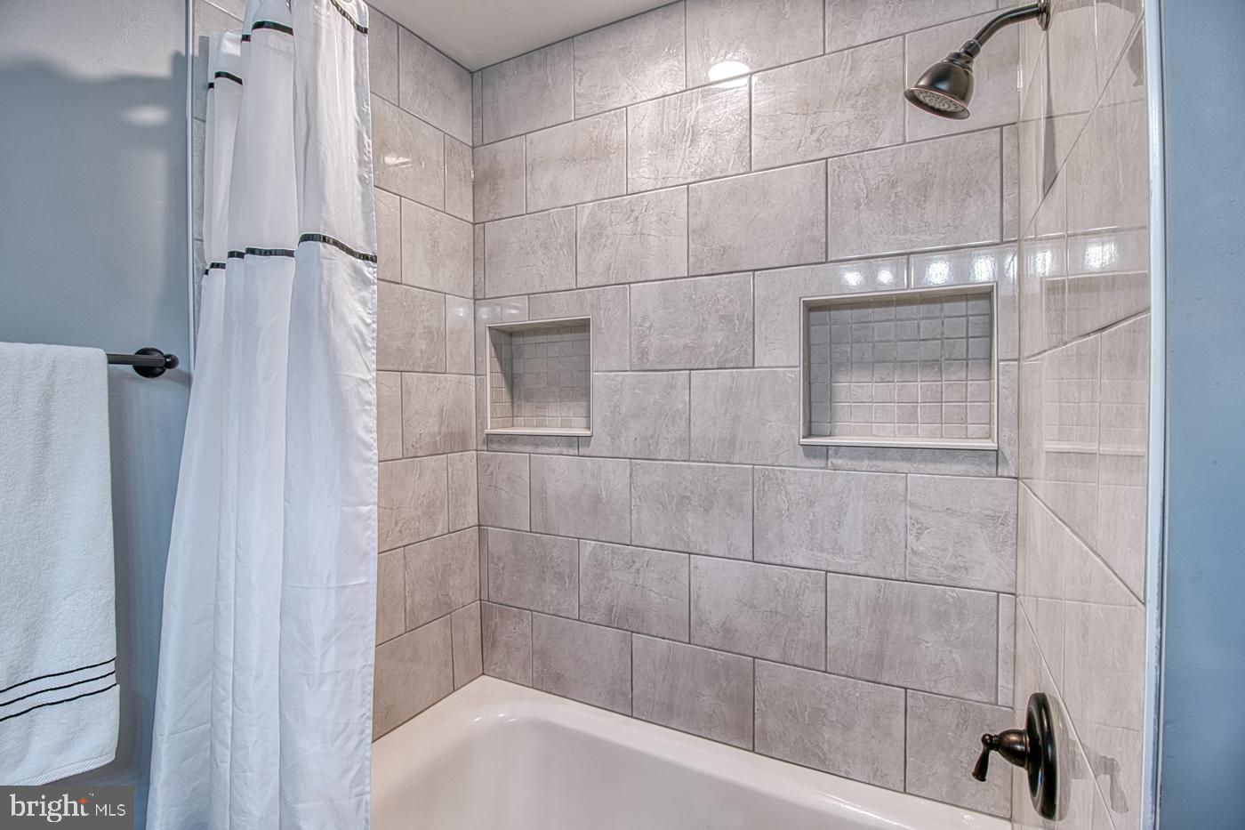 CANTON SQUARE - Residential