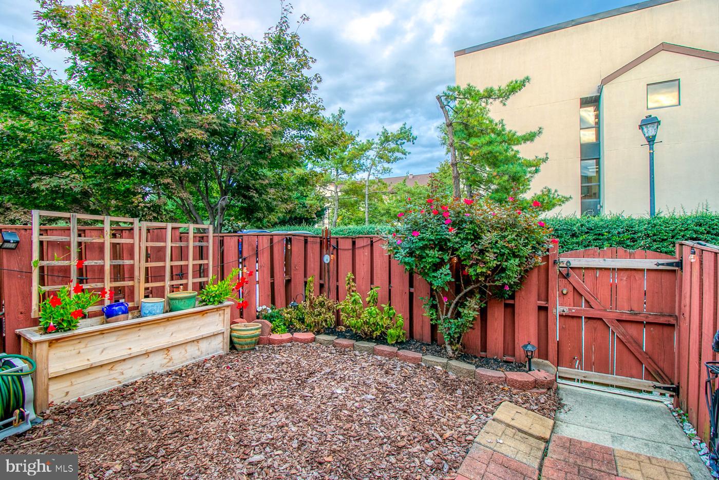 CANTON SQUARE - Residential