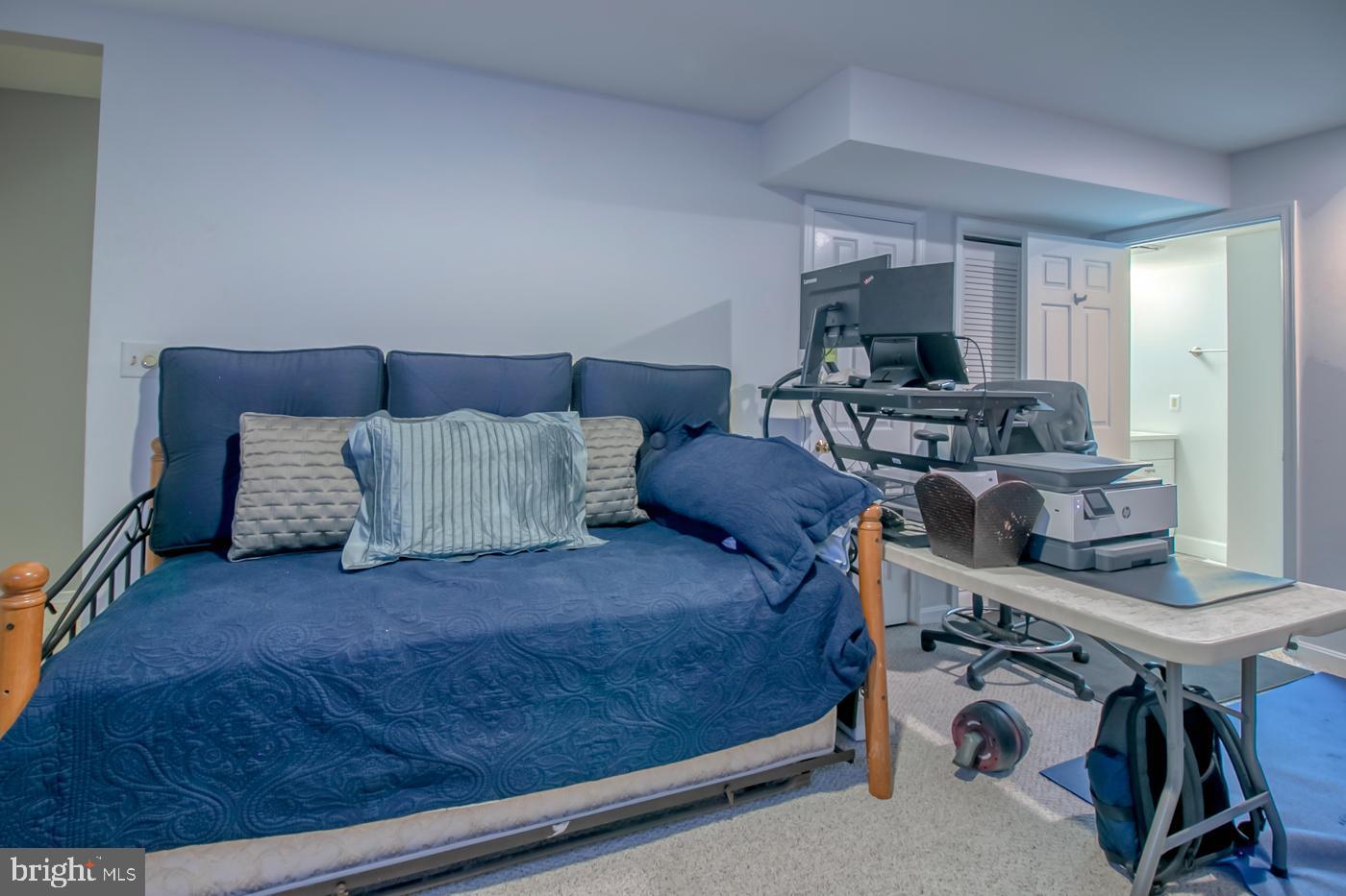 CANTON SQUARE - Residential