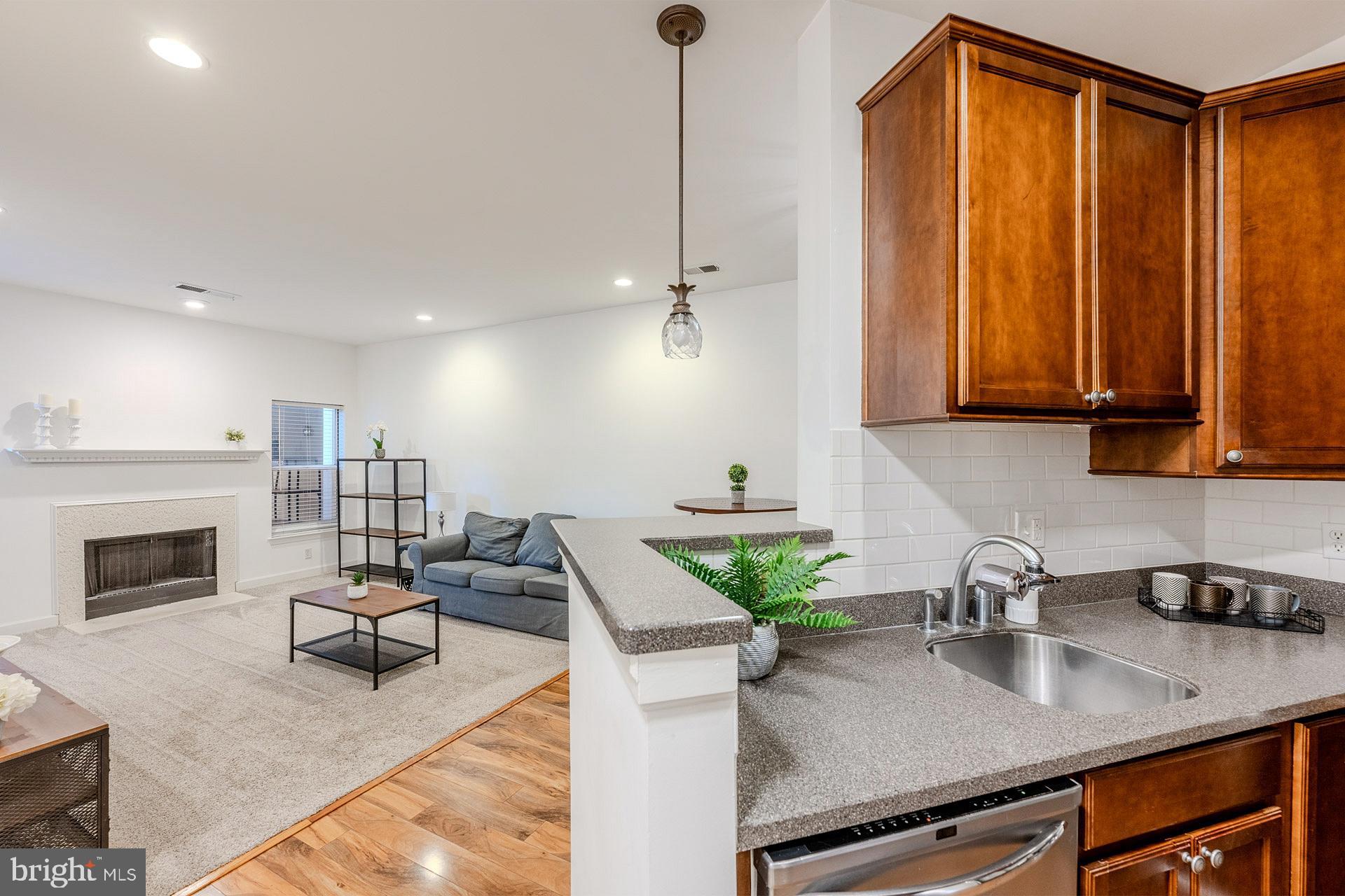 SANDERLING CONDO - Residential