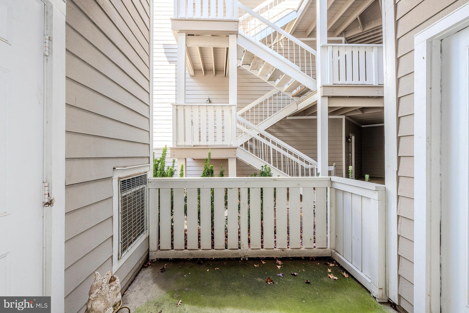 SANDERLING CONDO - Residential