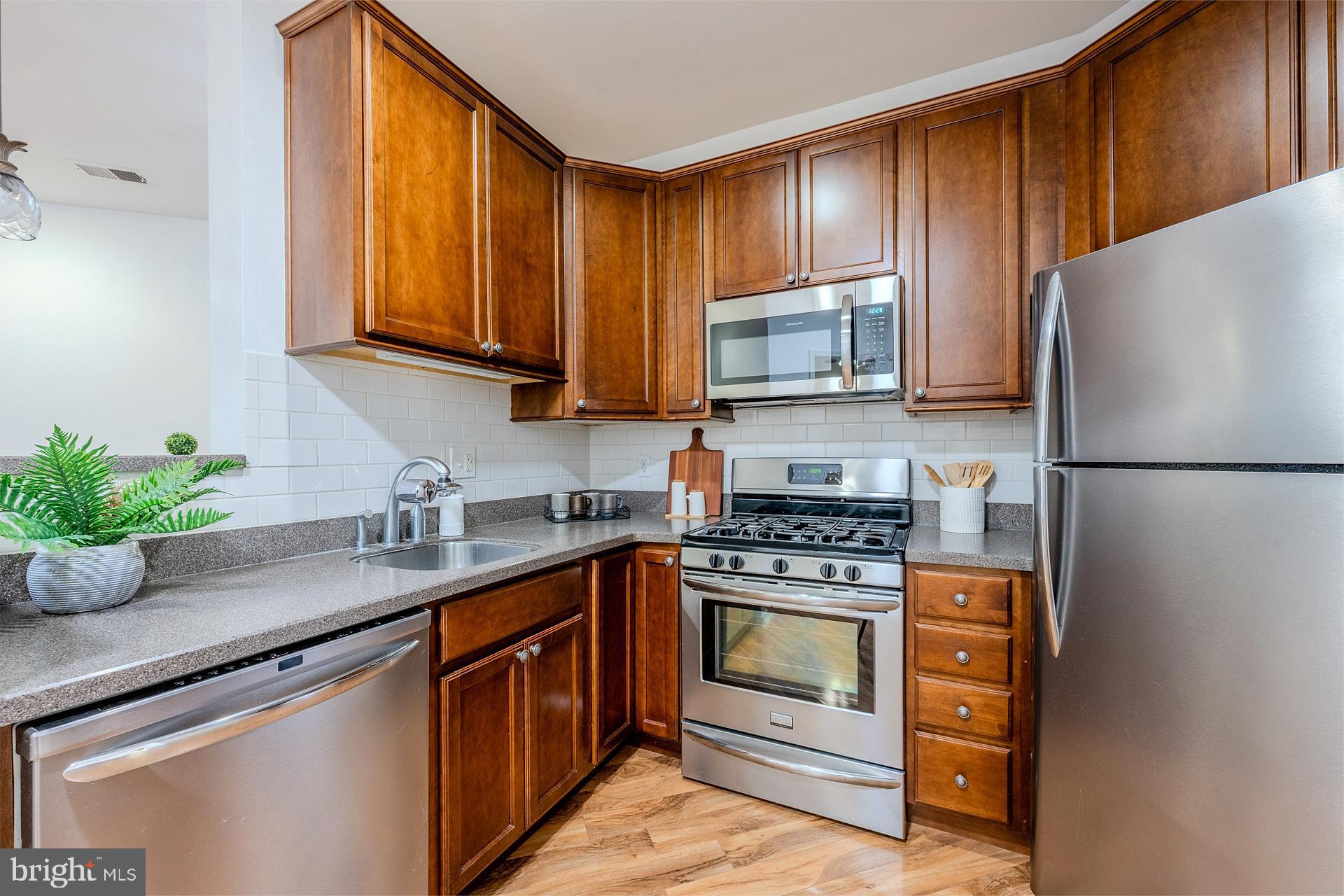 SANDERLING CONDO - Residential