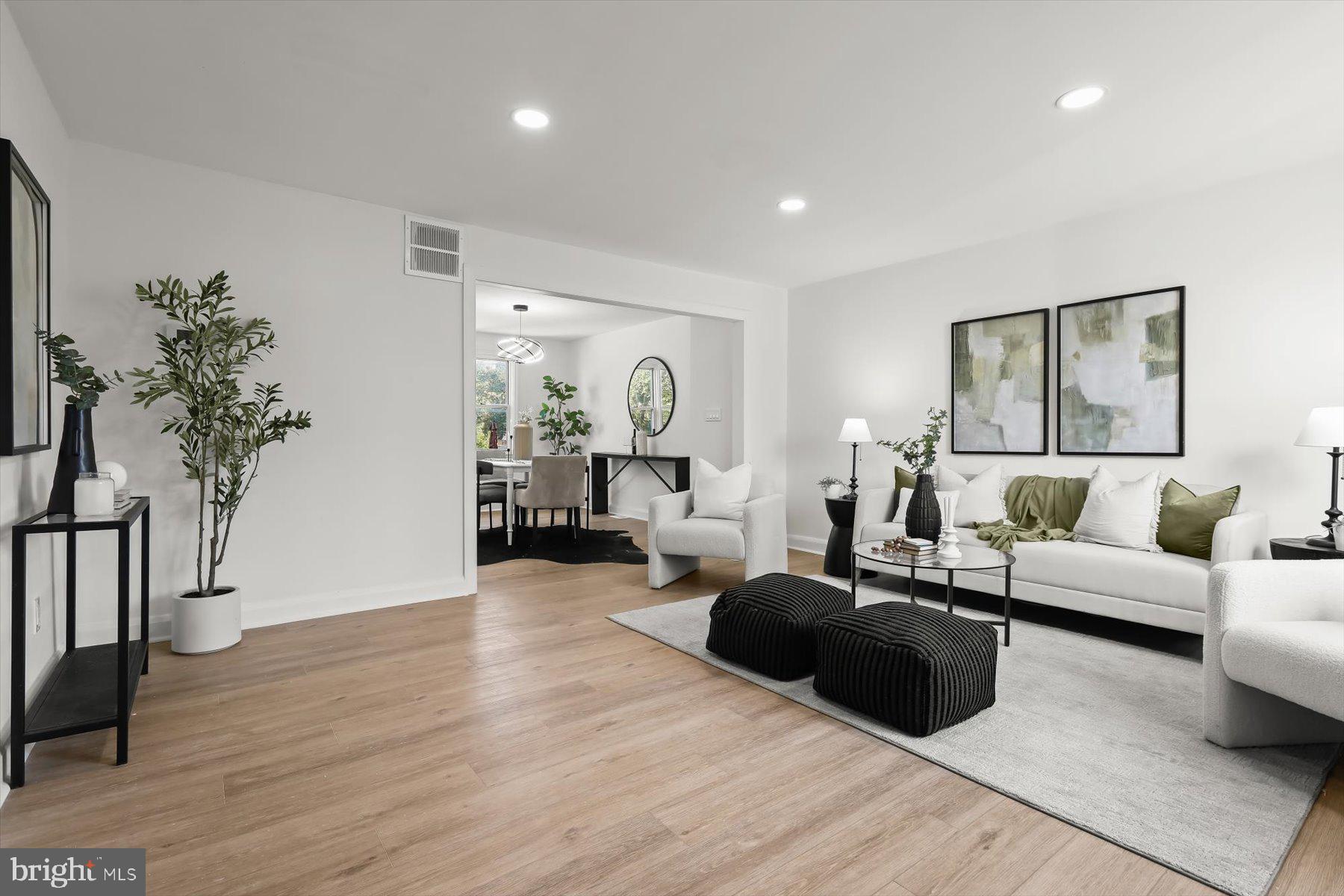1302 WOODBOURNE AVENUE