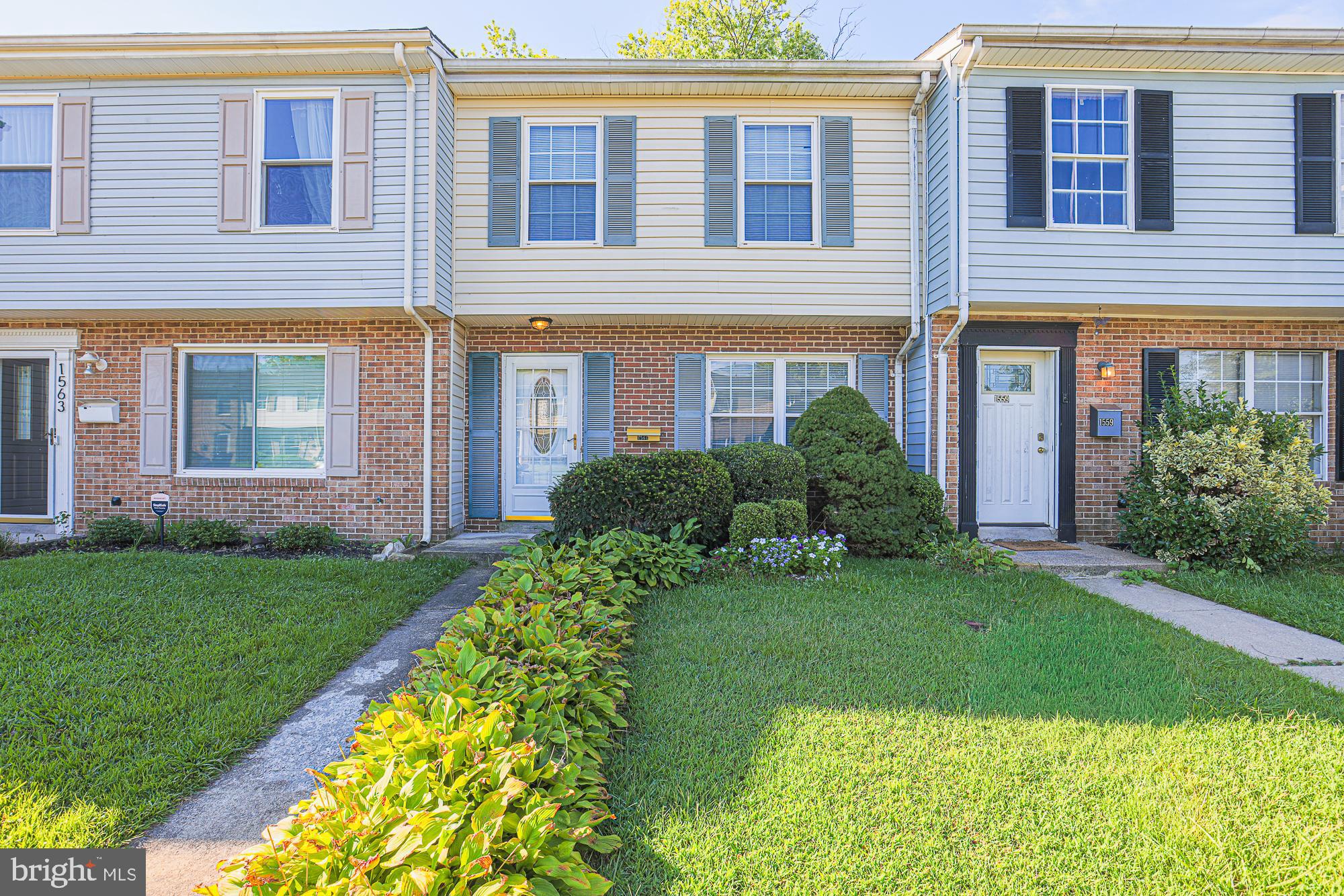 1561 CHARLESTOWN DRIVE