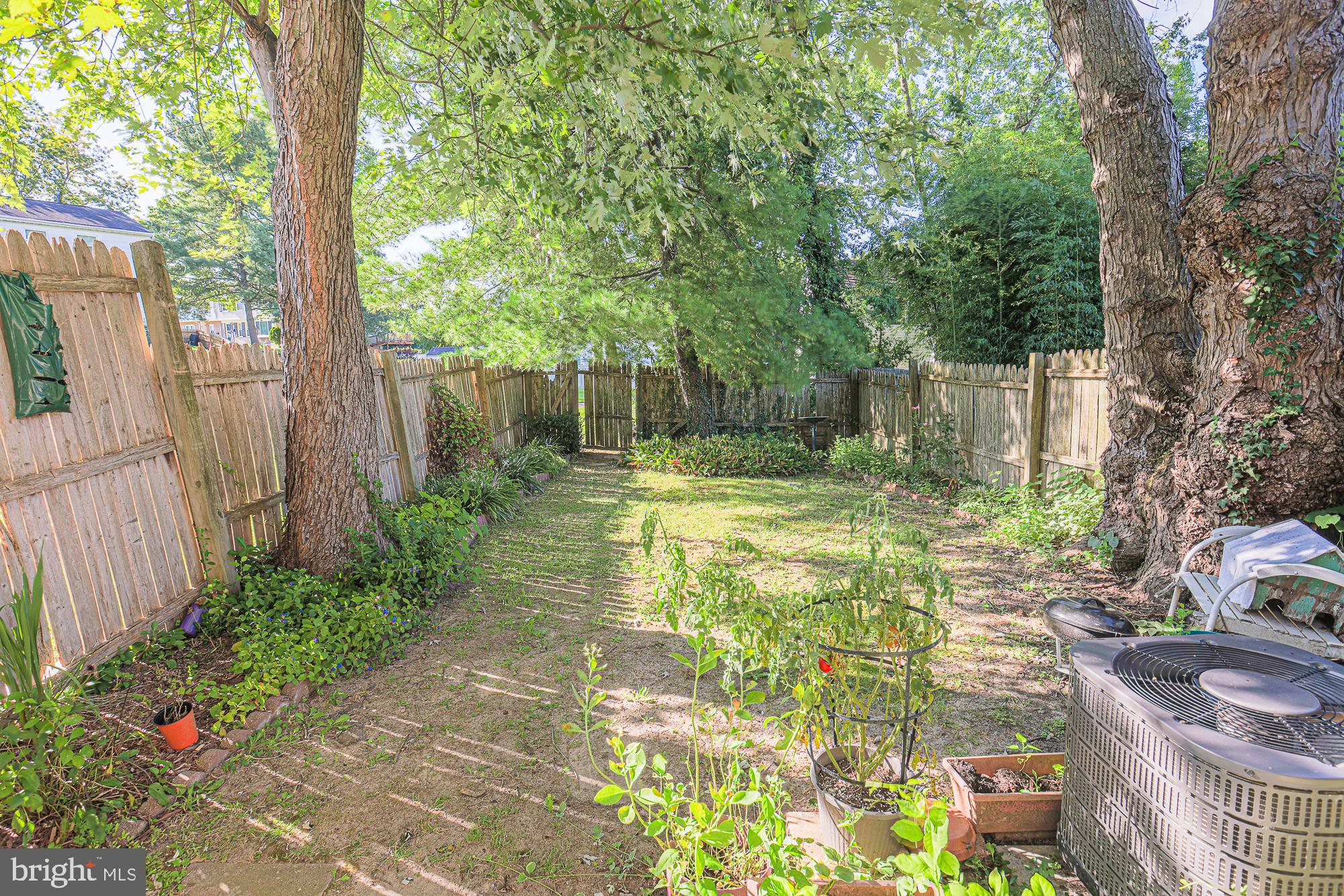 1561 CHARLESTOWN DRIVE