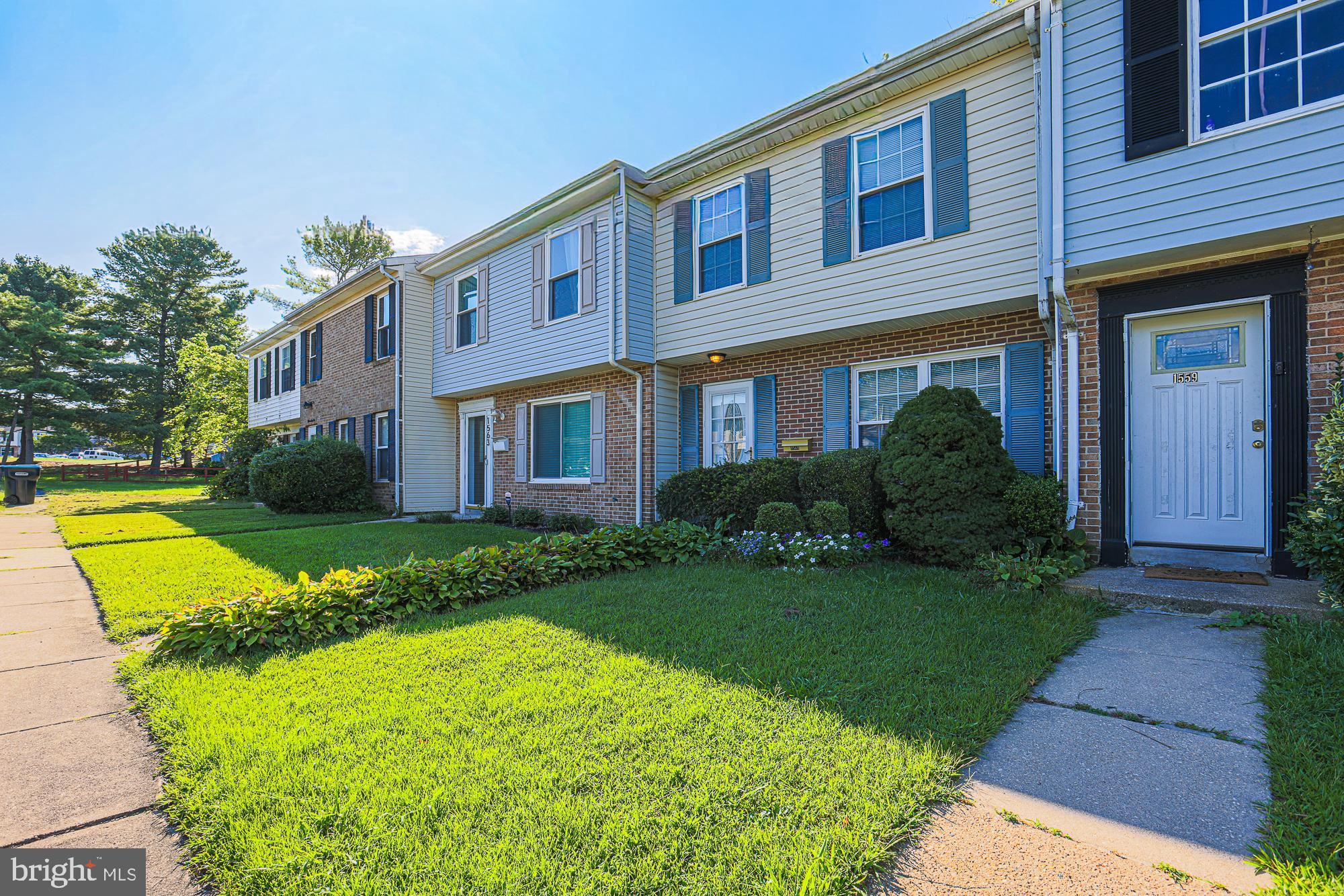 1561 CHARLESTOWN DRIVE