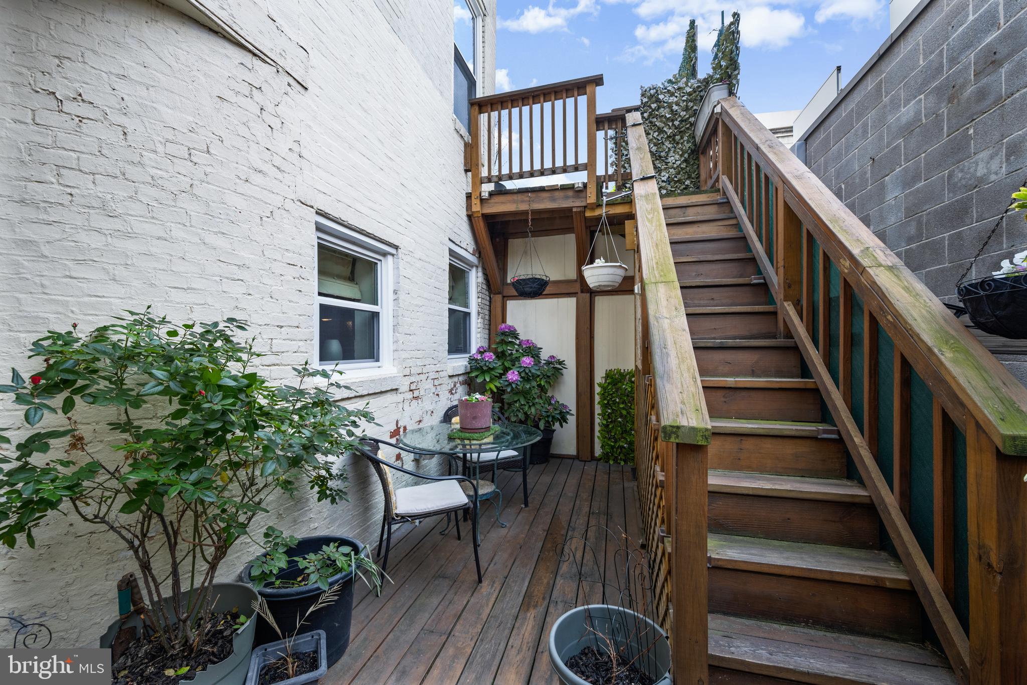 LITTLE ITALY - Residential