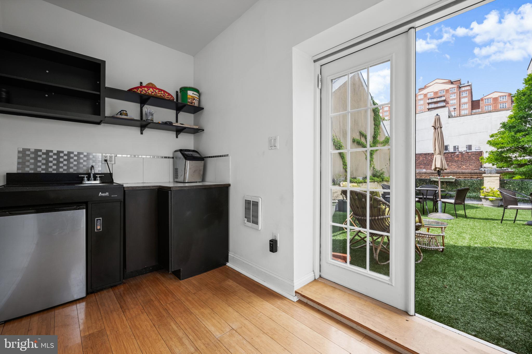 LITTLE ITALY - Residential