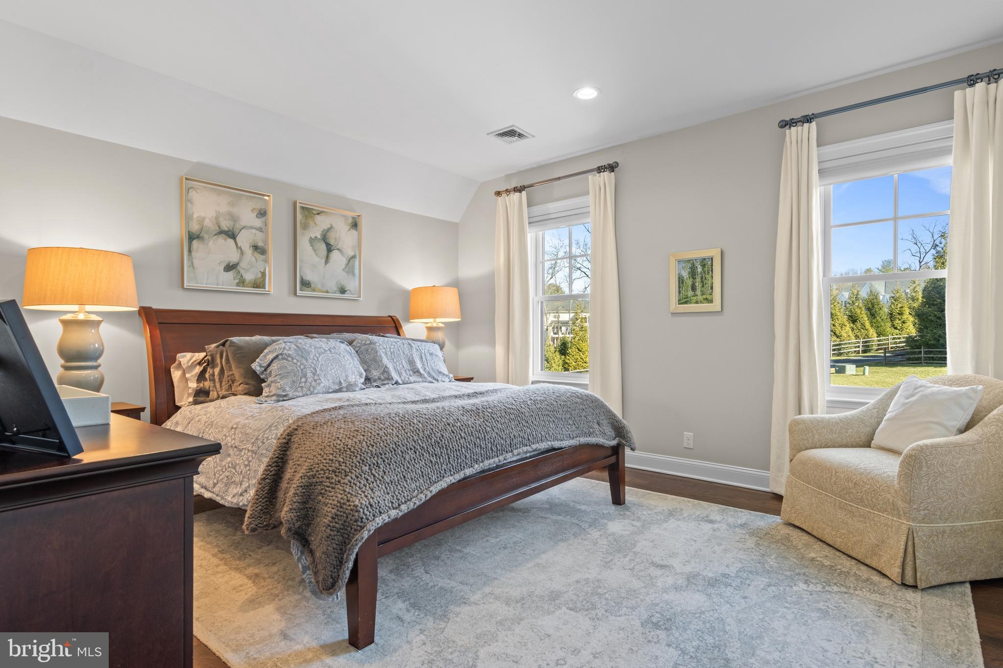 RADNOR HUNT - Residential